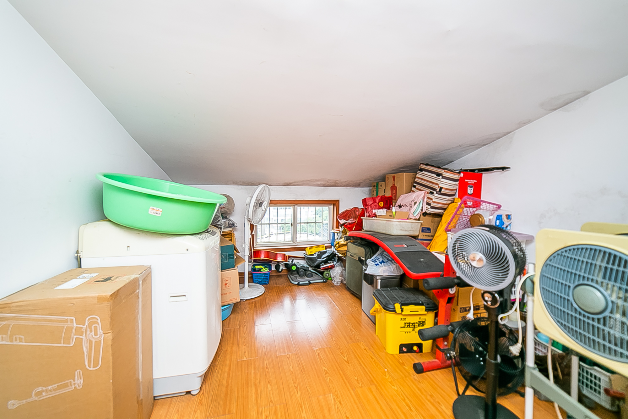 富绿新村 6室2厅3卫 65.0万 富绿新村 6室2厅3卫 65.0万卧室