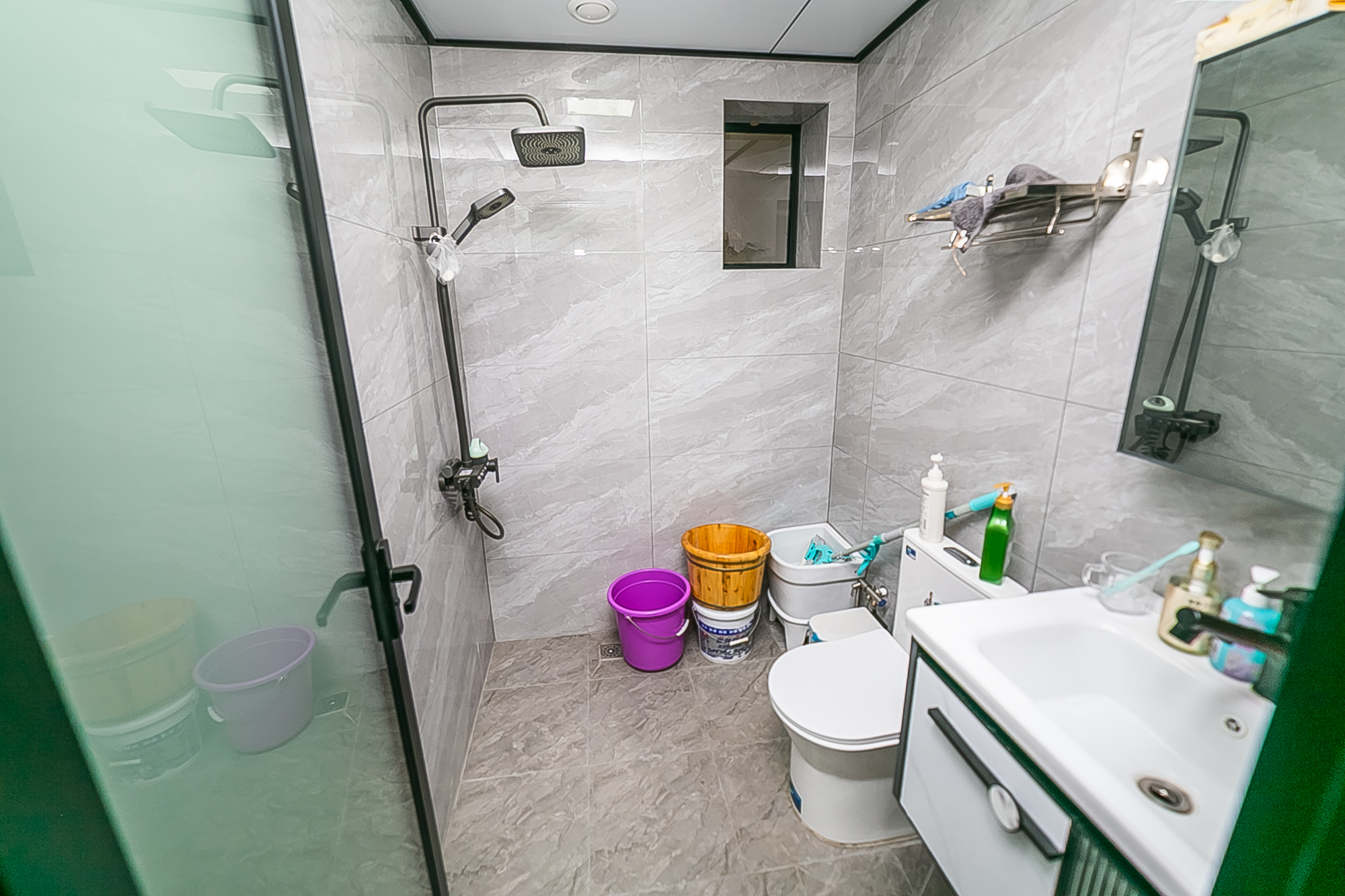 华升小区  3室2厅2卫    90.0万 华升小区  3室2厅2卫    90.0万卫生间