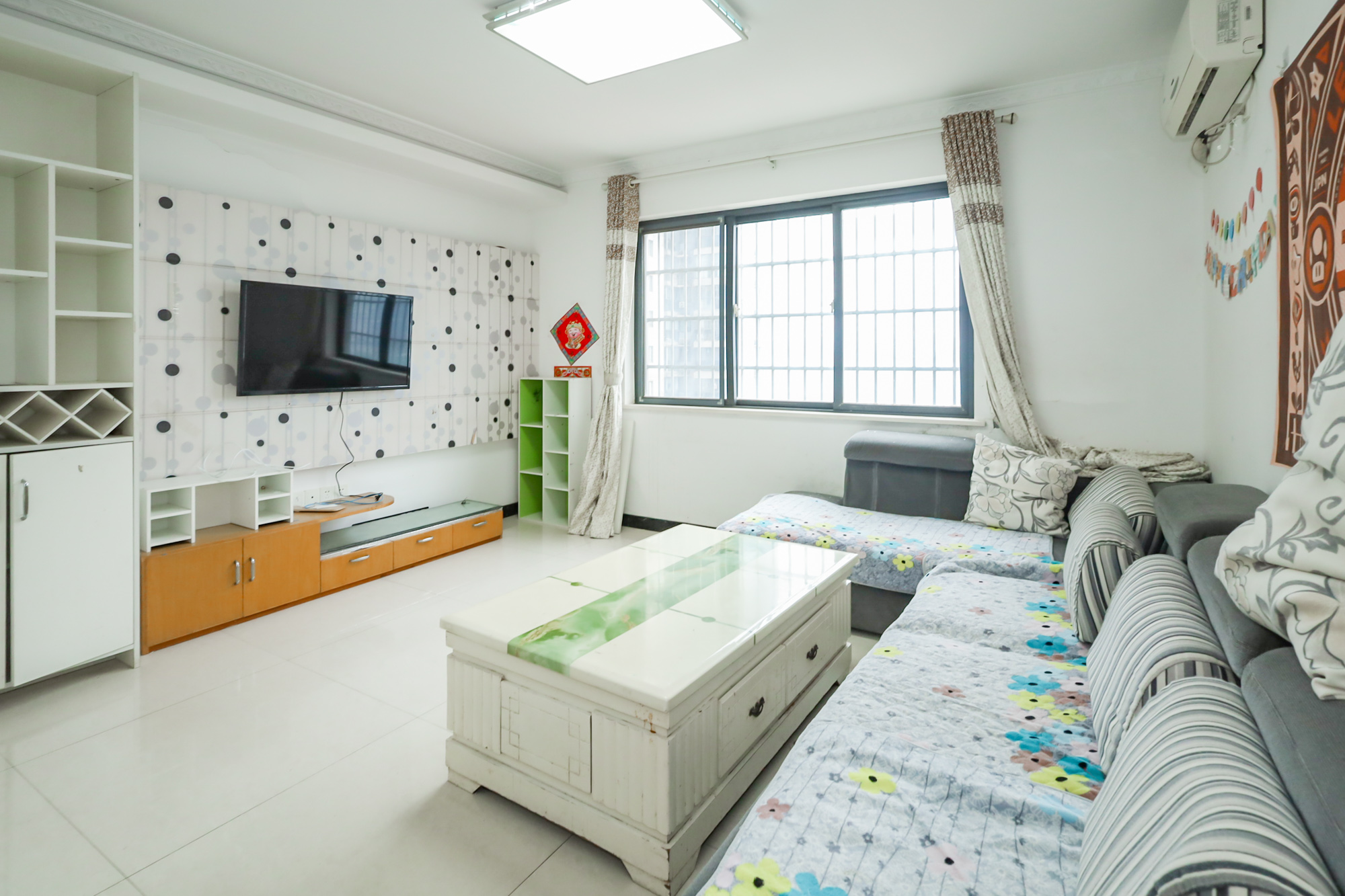 麓江春  2室2厅1卫   93.00万