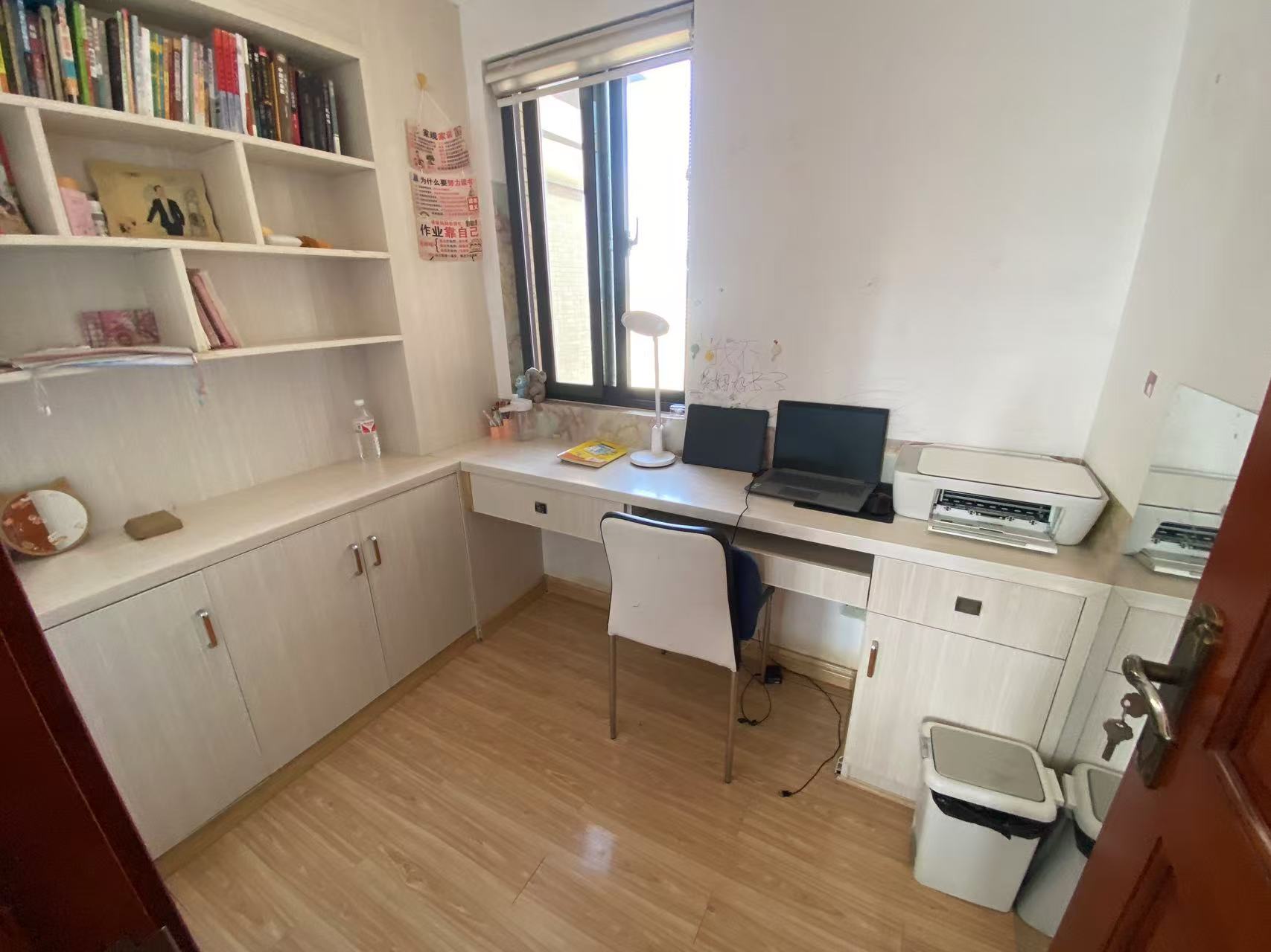 中建御山和苑 4室2厅2卫 50.0万 中建御山和苑 4室2厅2卫 50.0万室内图