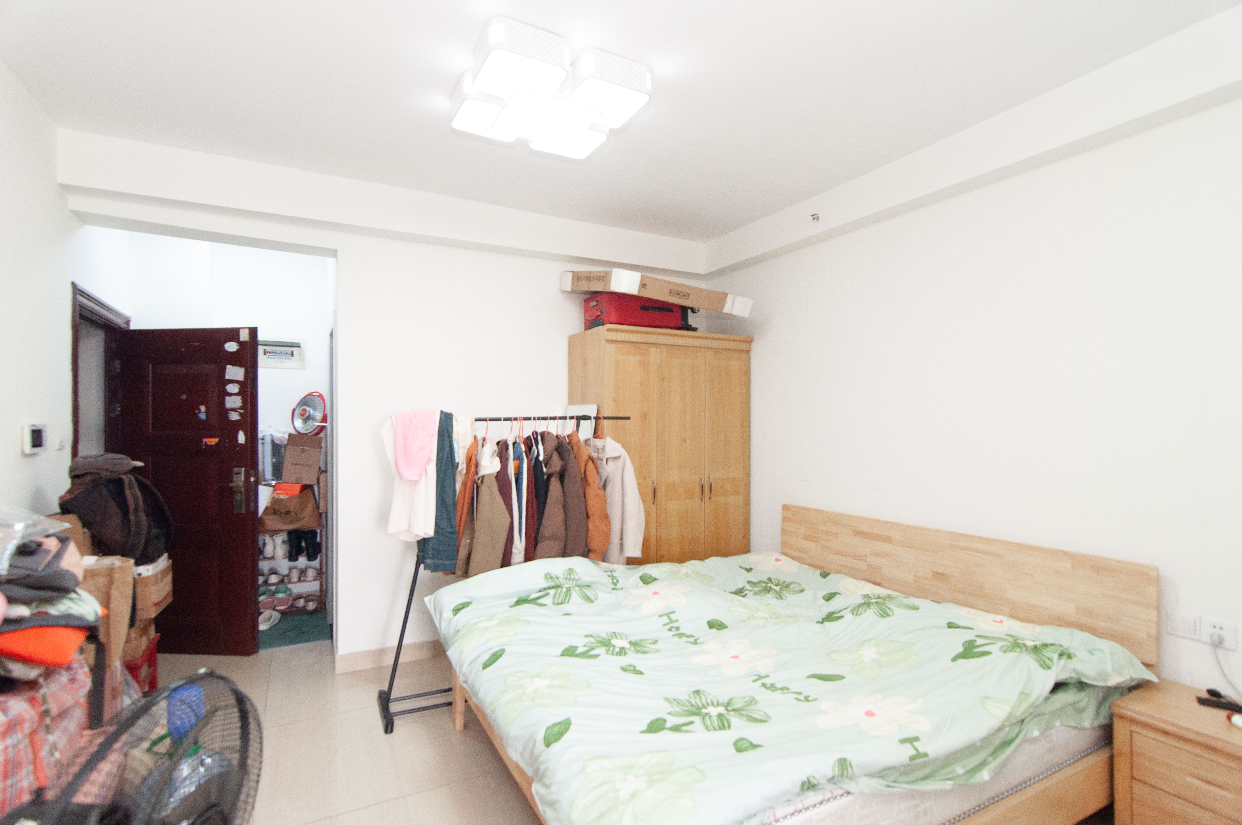 西子湖畔沃府 1室1厅1卫 28.0万 西子湖畔沃府 1室1厅1卫 28.0万客厅