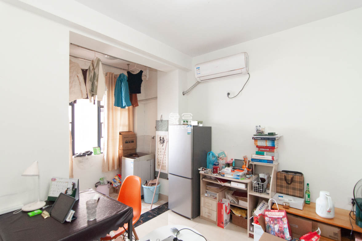 西子湖畔沃府 1室1厅1卫 28.0万 西子湖畔沃府 1室1厅1卫 28.0万其他