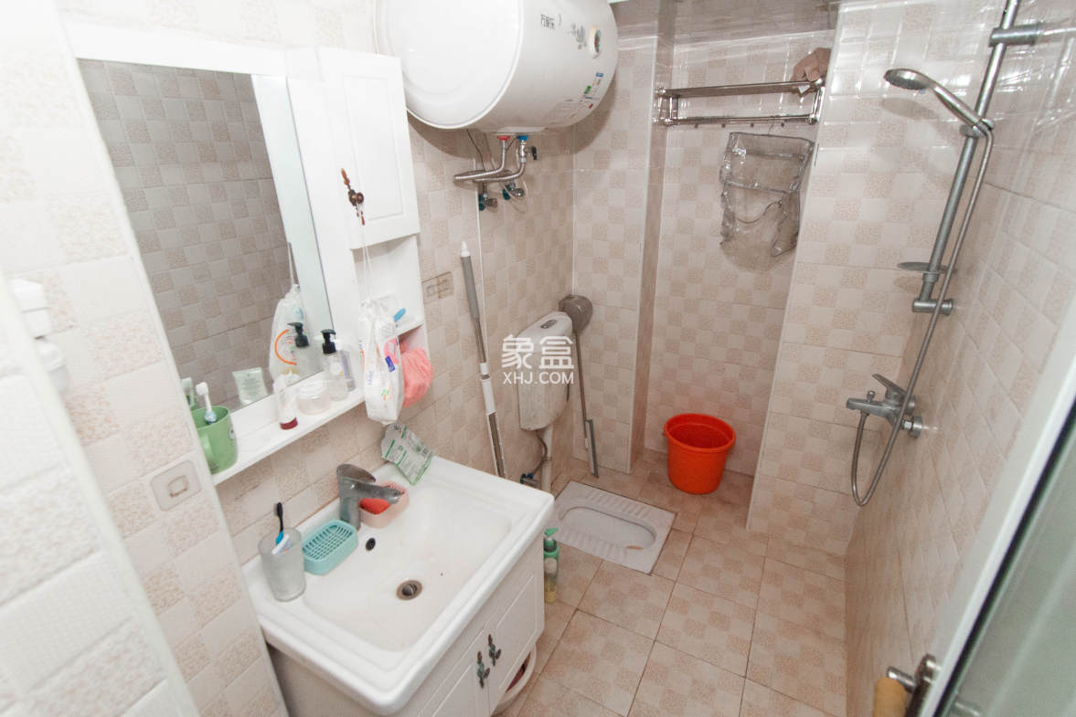 西子湖畔沃府 1室1厅1卫 28.0万 西子湖畔沃府 1室1厅1卫 28.0万卫生间