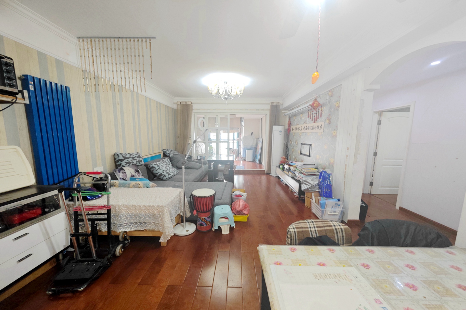 万博汇  3室1厅1卫   144.80万客厅