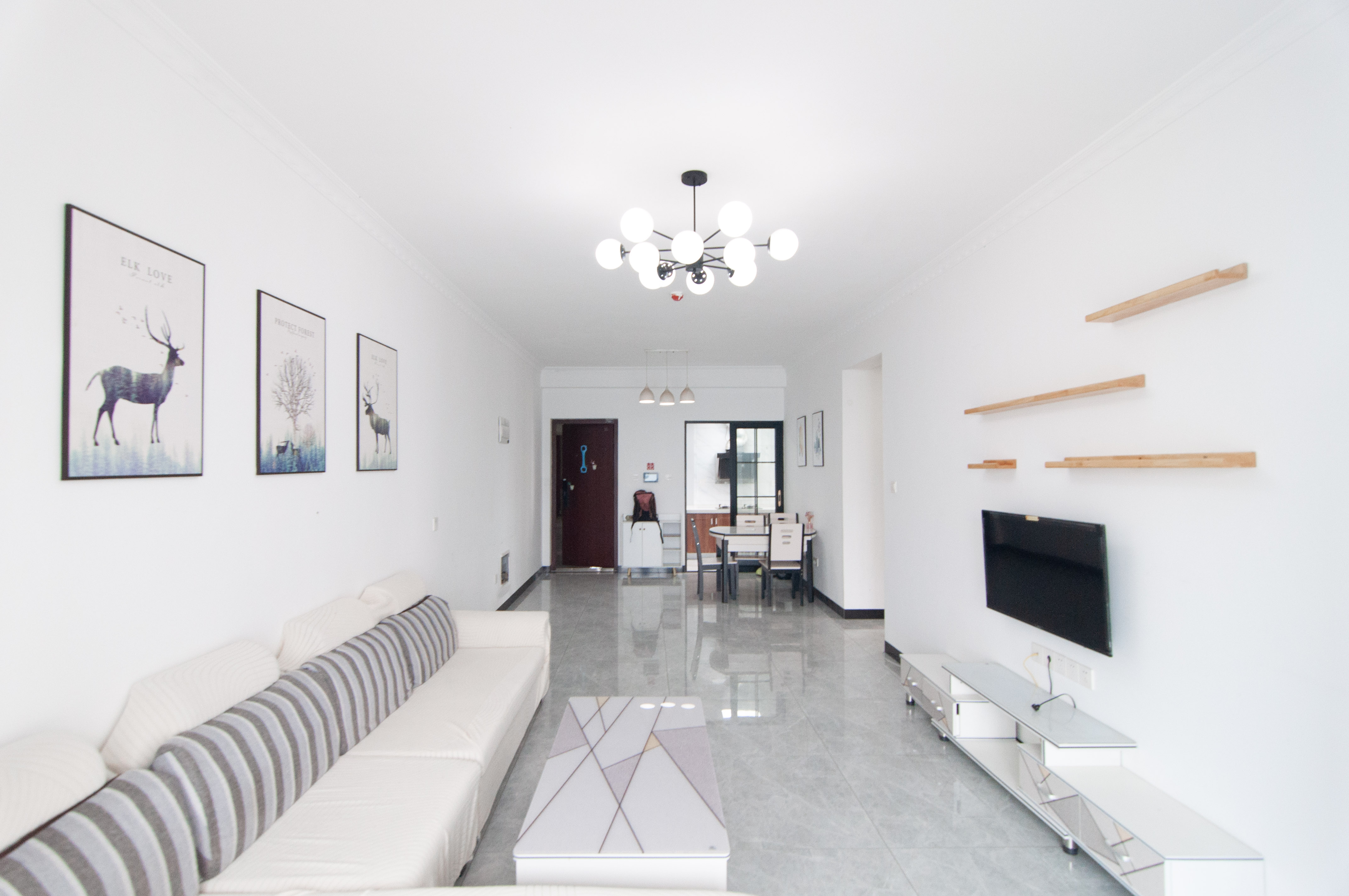 中建梅溪湖中心  3室2厅2卫    138.0万 中建梅溪湖中心  3室2厅2卫    138.0万客厅