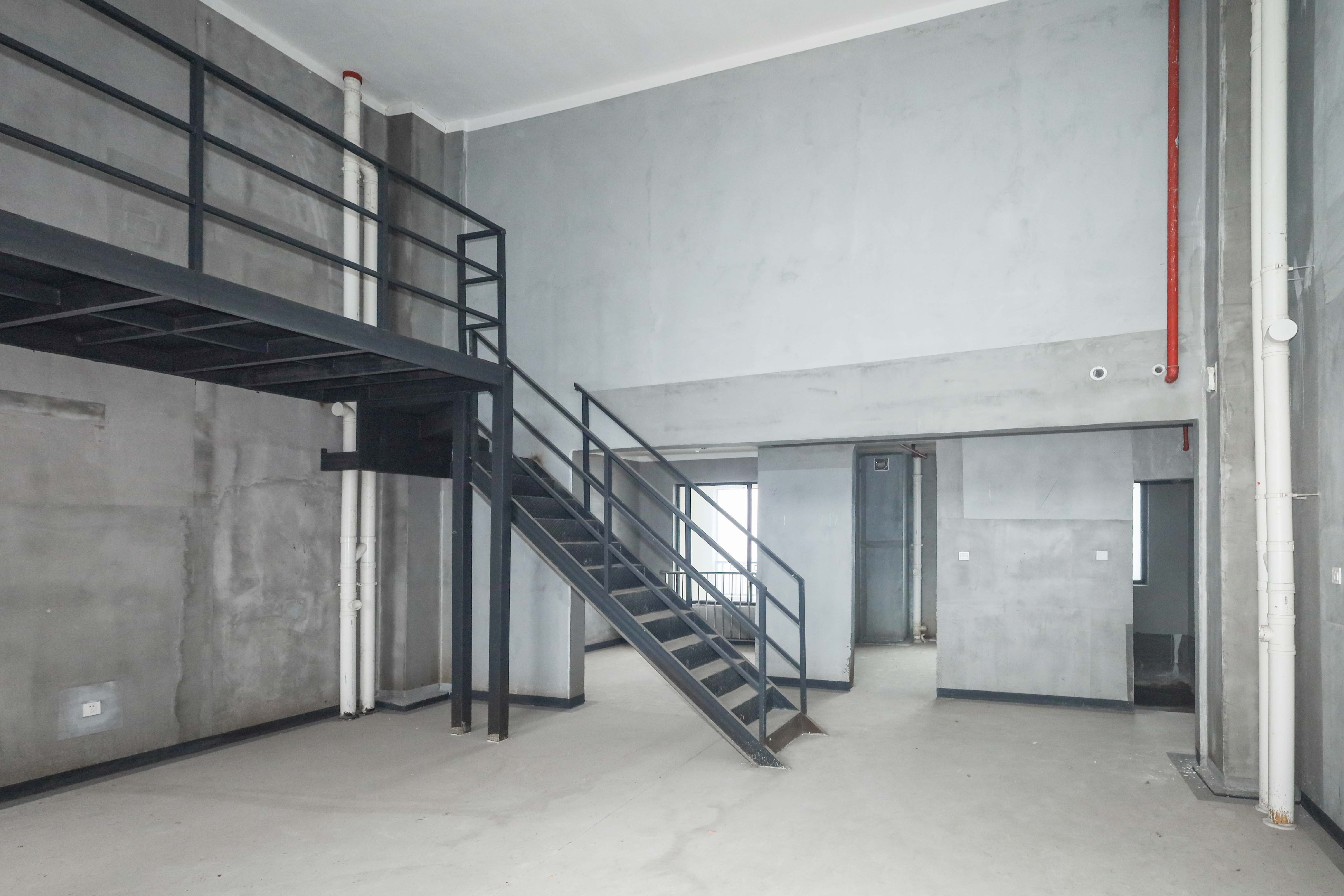 建发央著  4室2厅2卫   276.00万客厅