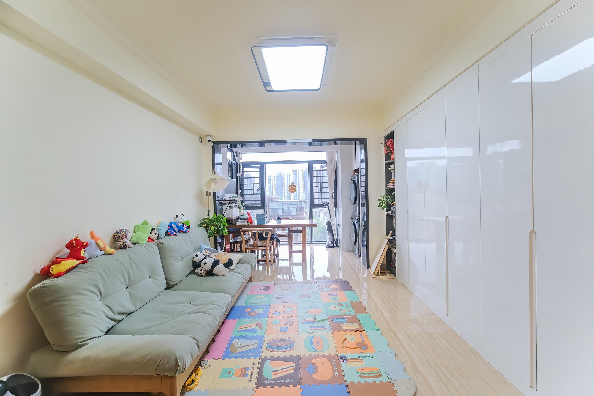 碧桂园翘楚棠 3室2厅1卫 95.0万 碧桂园翘楚棠 3室2厅1卫 95.0万客厅