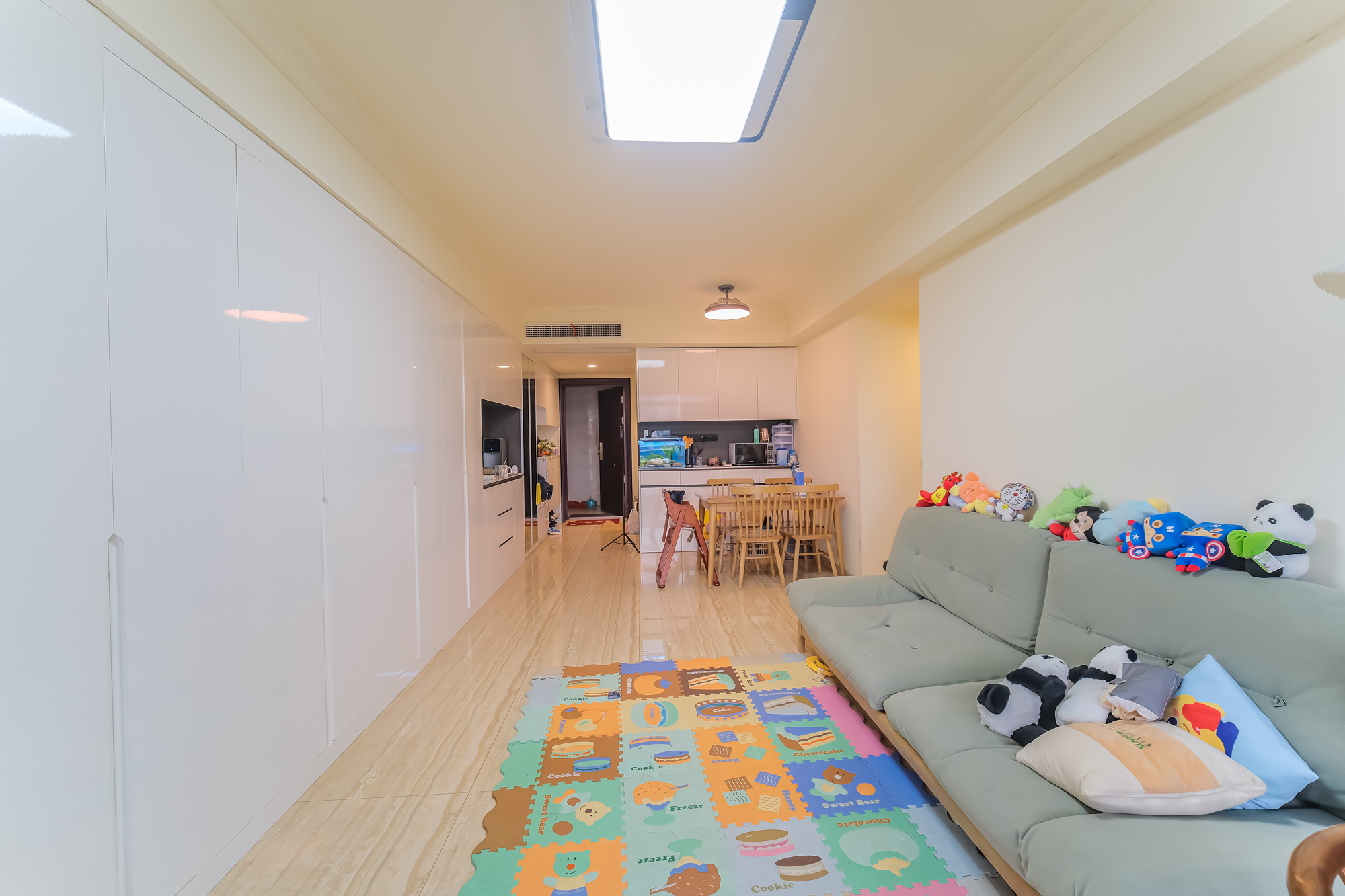 碧桂园翘楚棠 3室2厅1卫 95.0万 碧桂园翘楚棠 3室2厅1卫 95.0万客厅