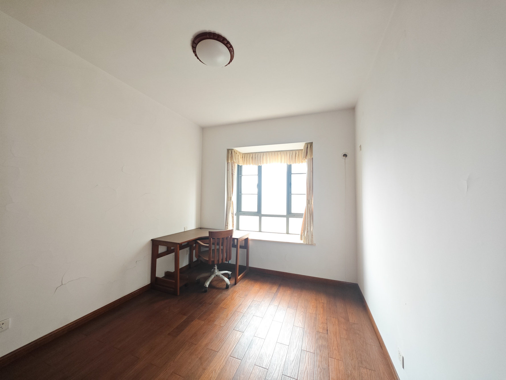 颐和佳园  3室2厅2卫    120.0万卧室