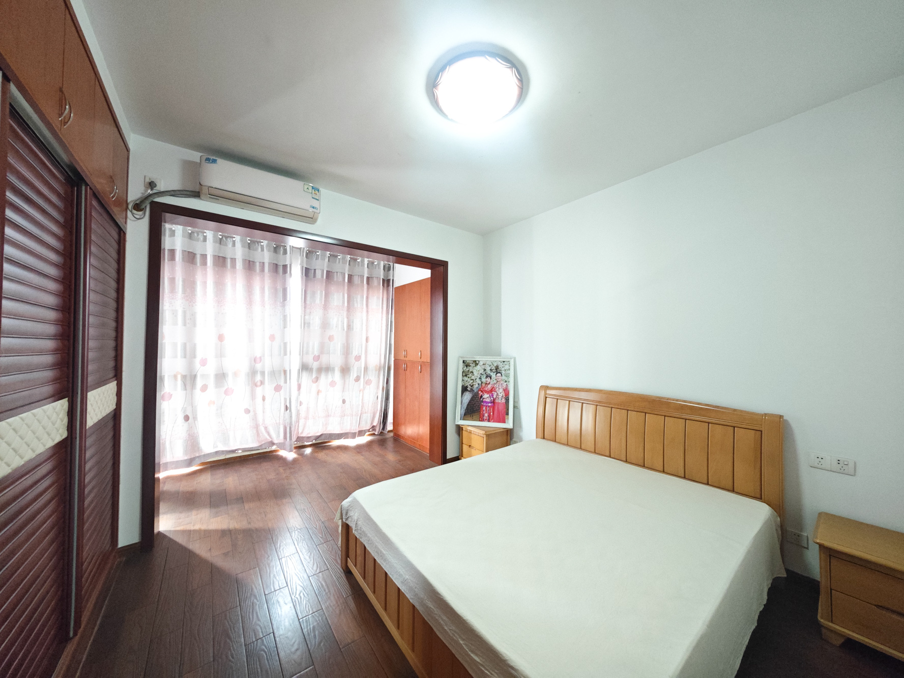 颐和佳园  3室2厅2卫    120.0万卧室