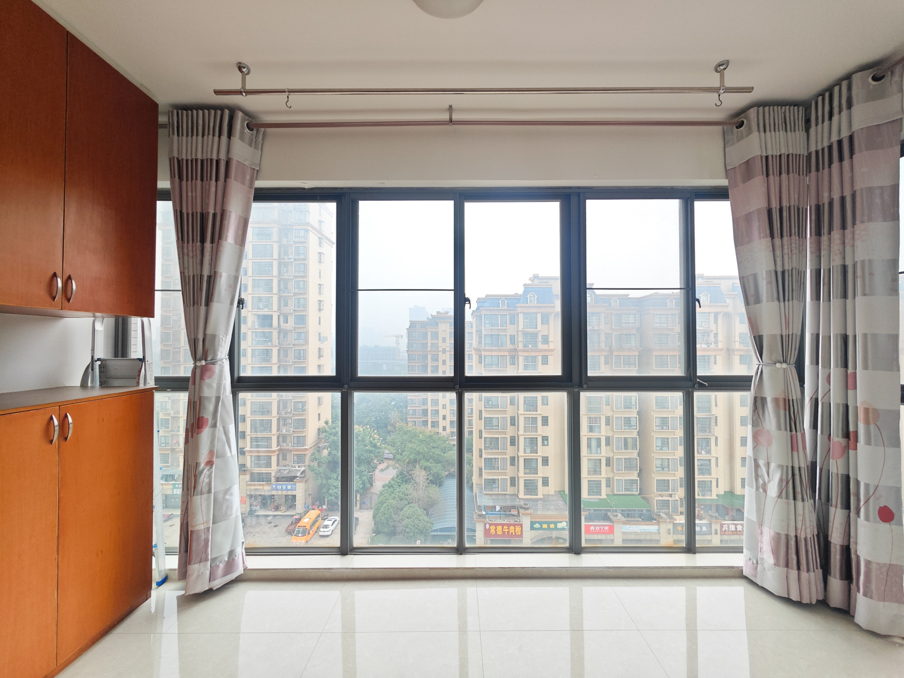 颐和佳园 3室2厅2卫 120.0万 颐和佳园 3室2厅2卫 120.0万阳台