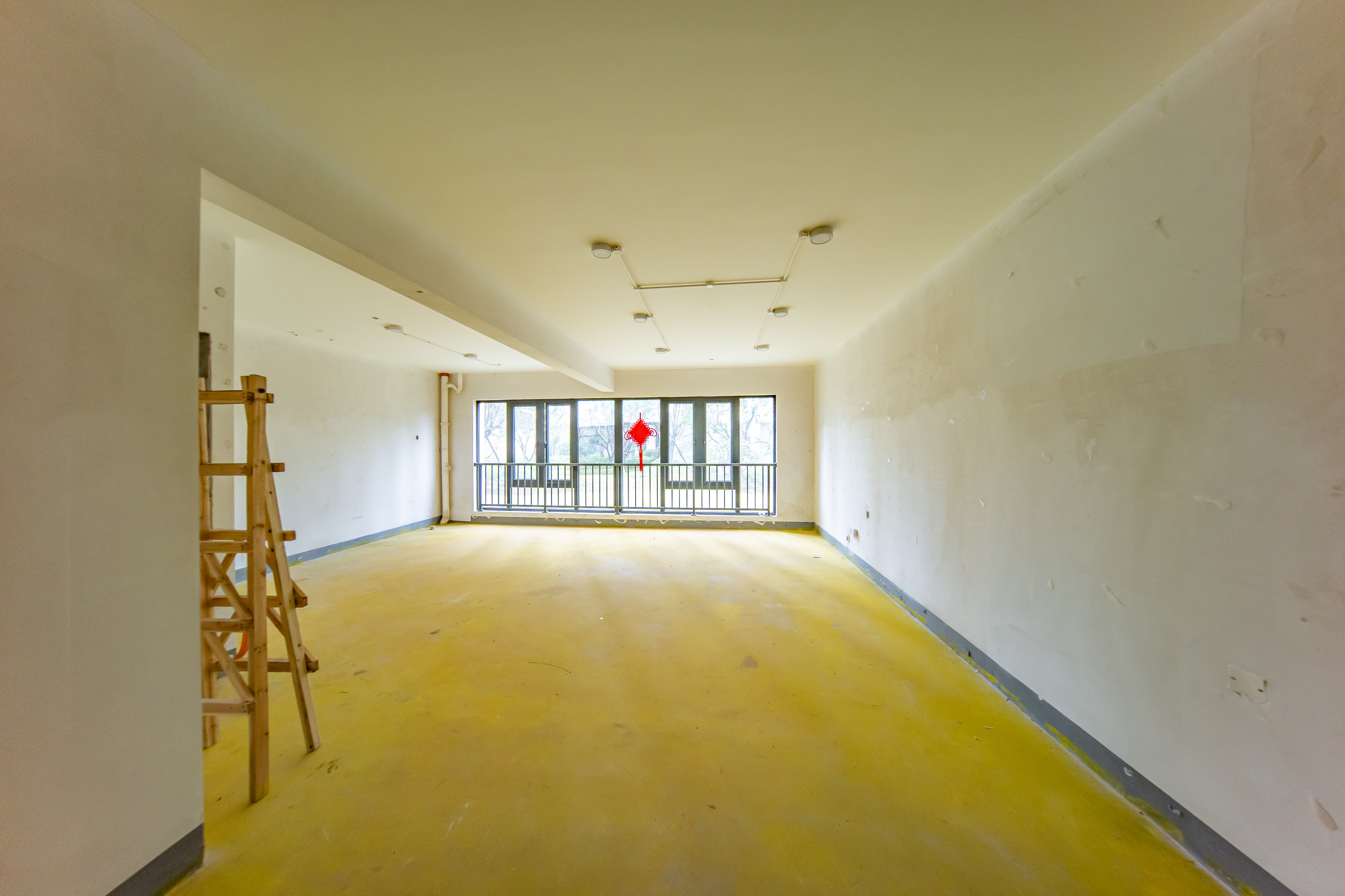 建投象山国际  3室2厅2卫   103.00万客厅