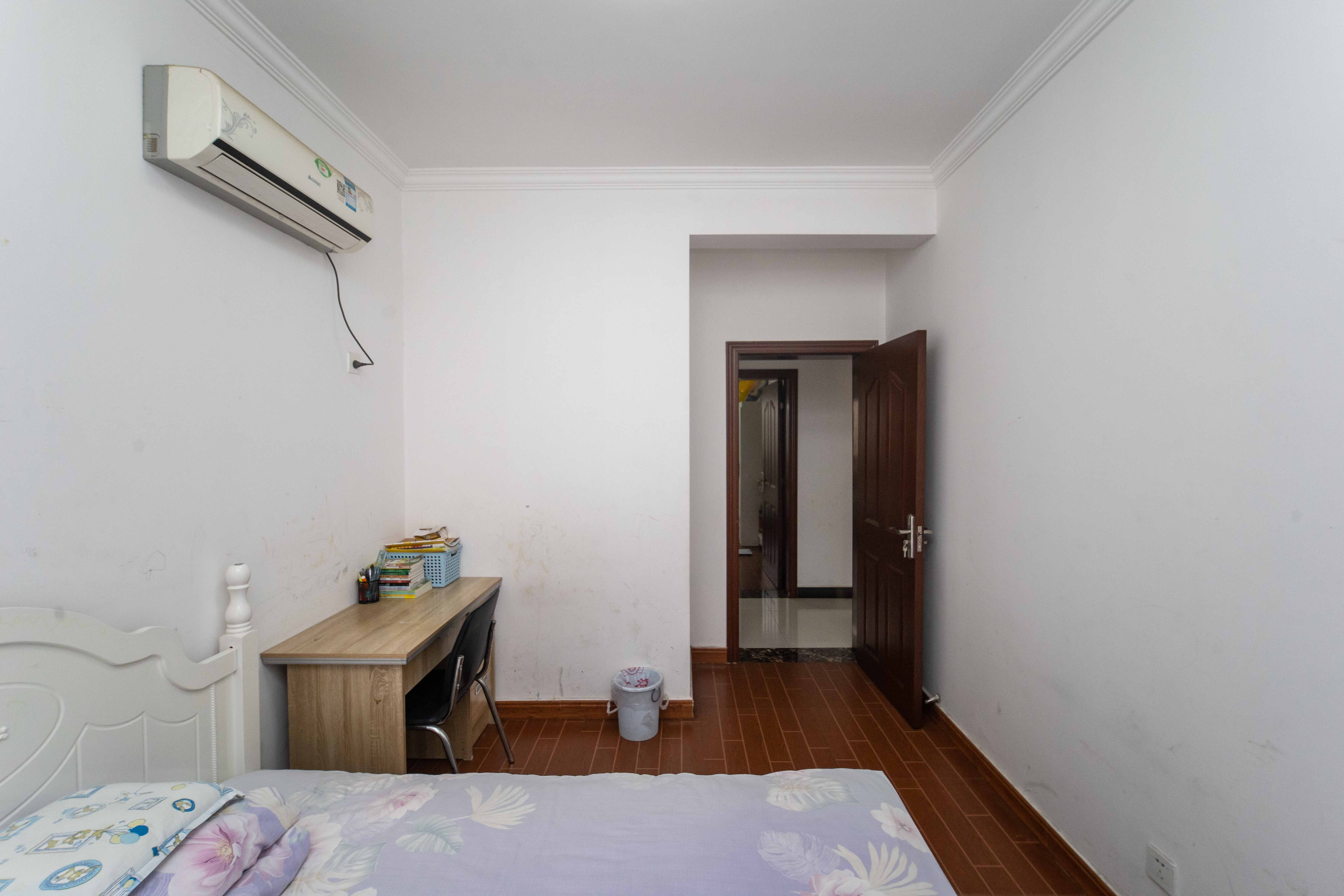 上河国际C区 3室2厅2卫 102.0万 上河国际C区 3室2厅2卫 102.0万卧室