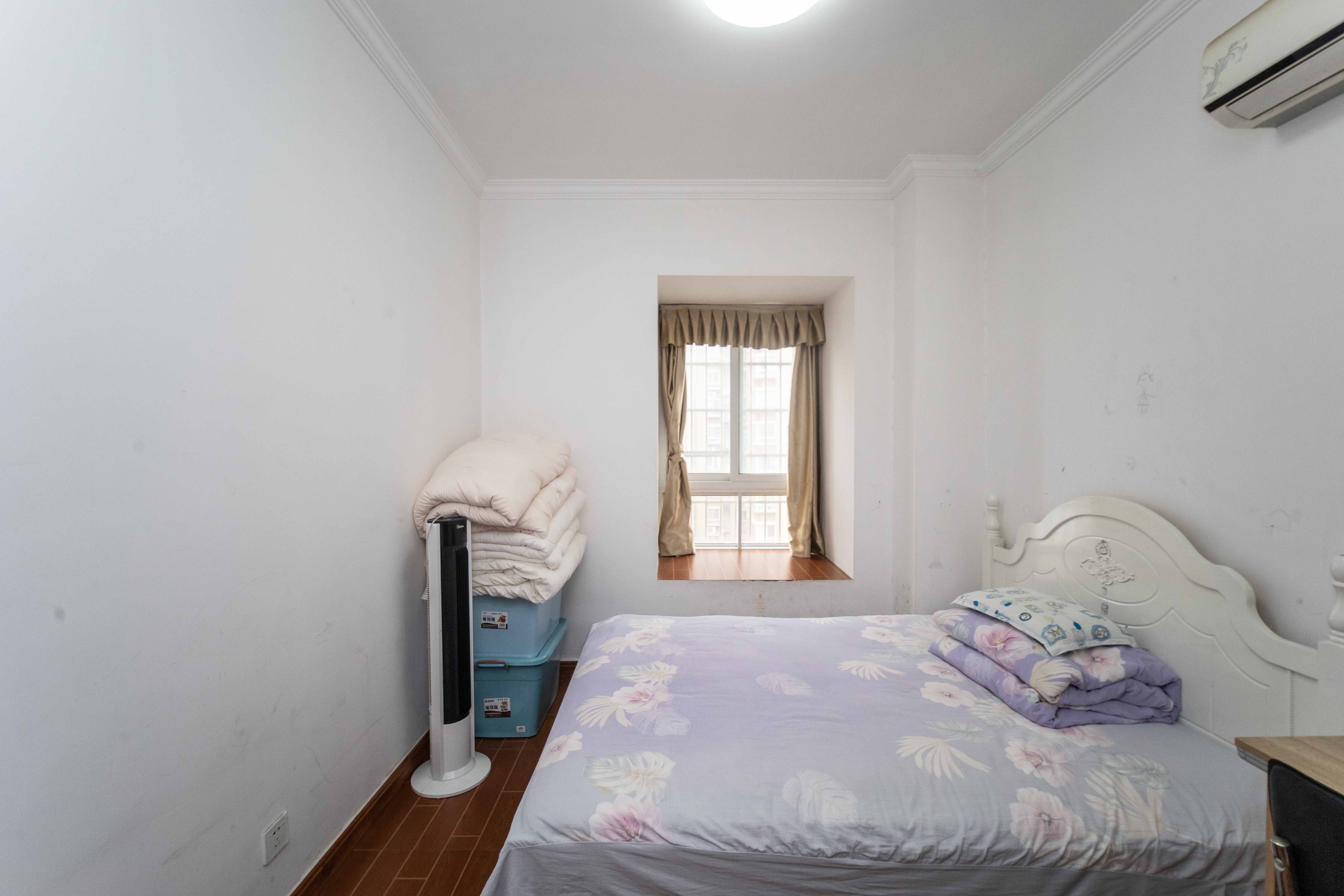 上河国际C区 3室2厅2卫 102.0万 上河国际C区 3室2厅2卫 102.0万卧室