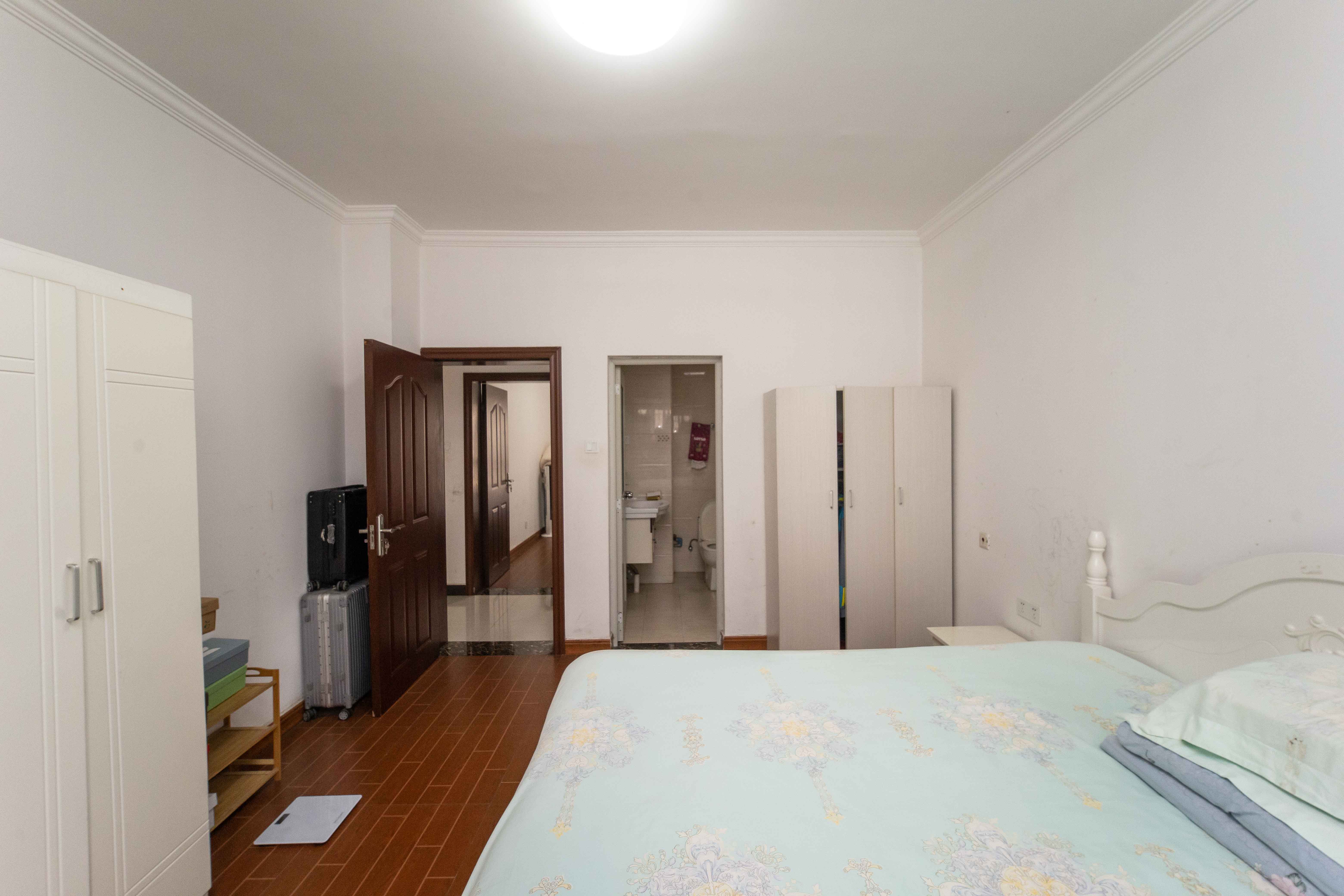 上河国际C区 3室2厅2卫 102.0万 上河国际C区 3室2厅2卫 102.0万卧室