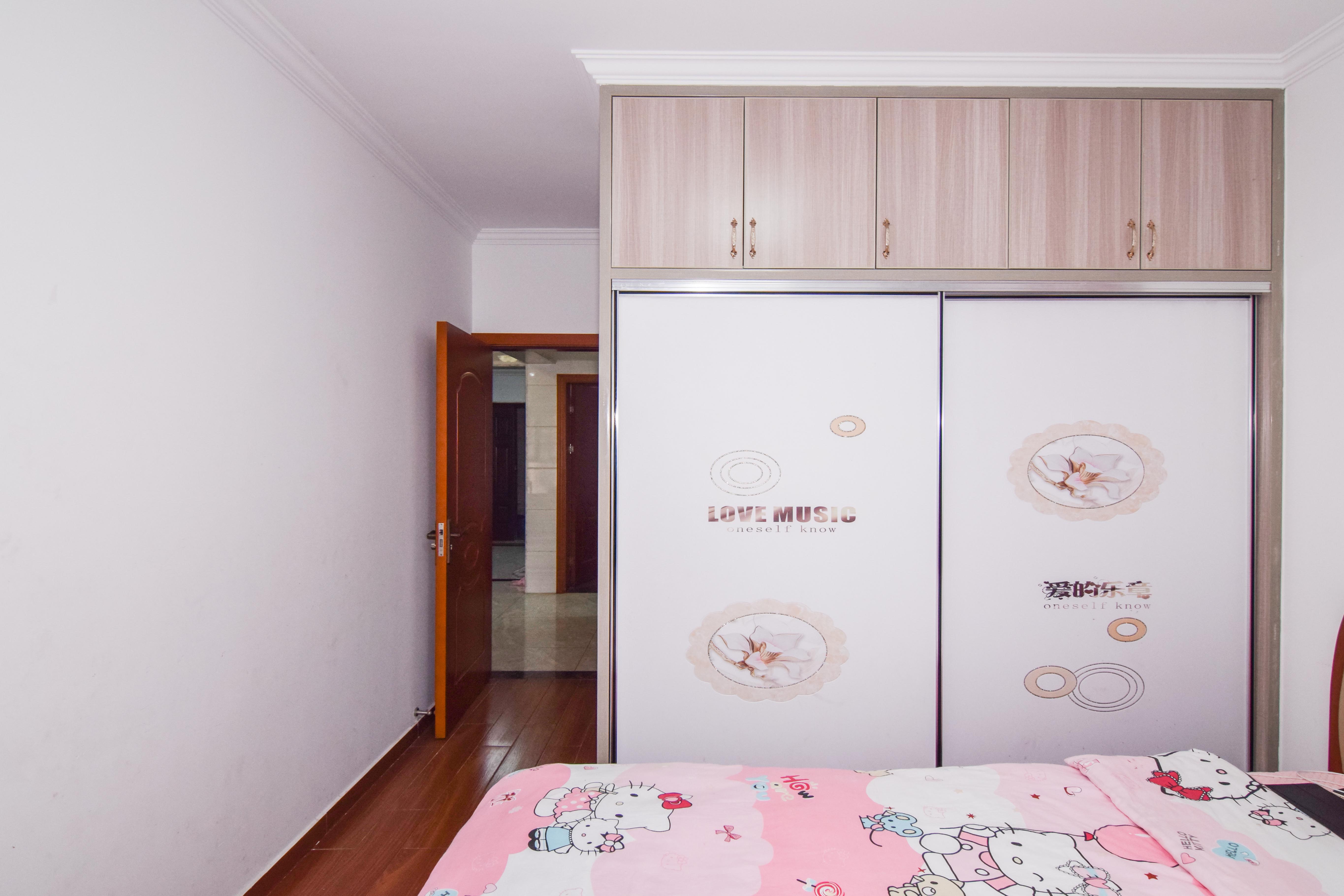 润和又一城 3室2厅2卫 77.8万 润和又一城 3室2厅2卫 77.8万卧室