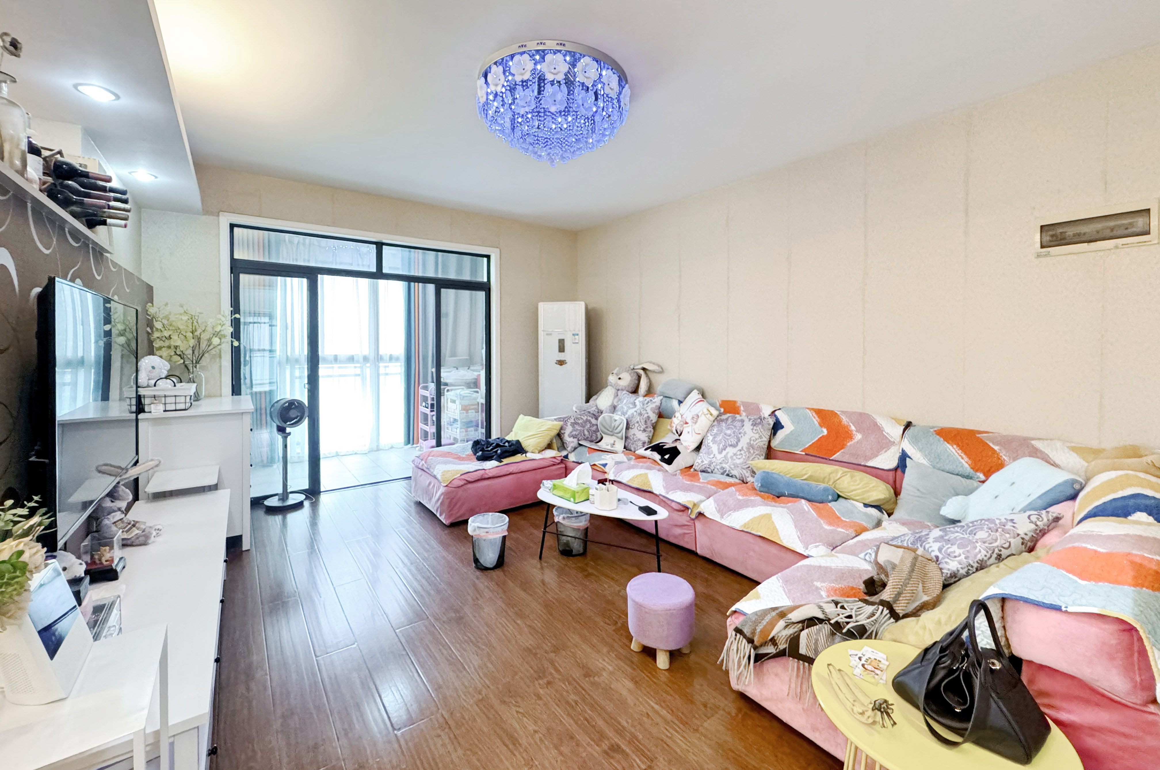 海林馨香雅苑 2室2厅1卫 75.0万 海林馨香雅苑 2室2厅1卫 75.0万客厅