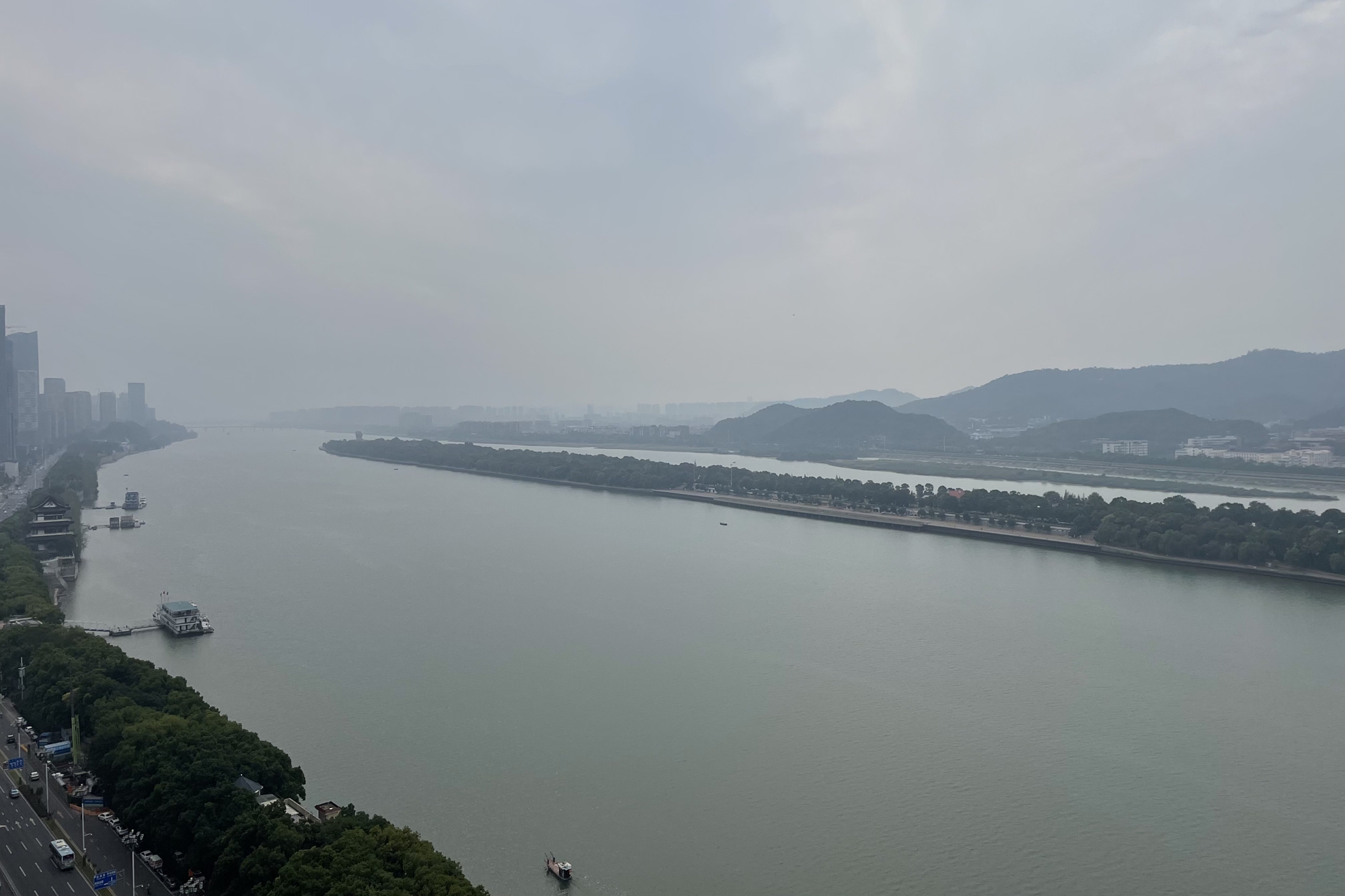 汇源大厦  3室1厅1卫   109.00万阳台