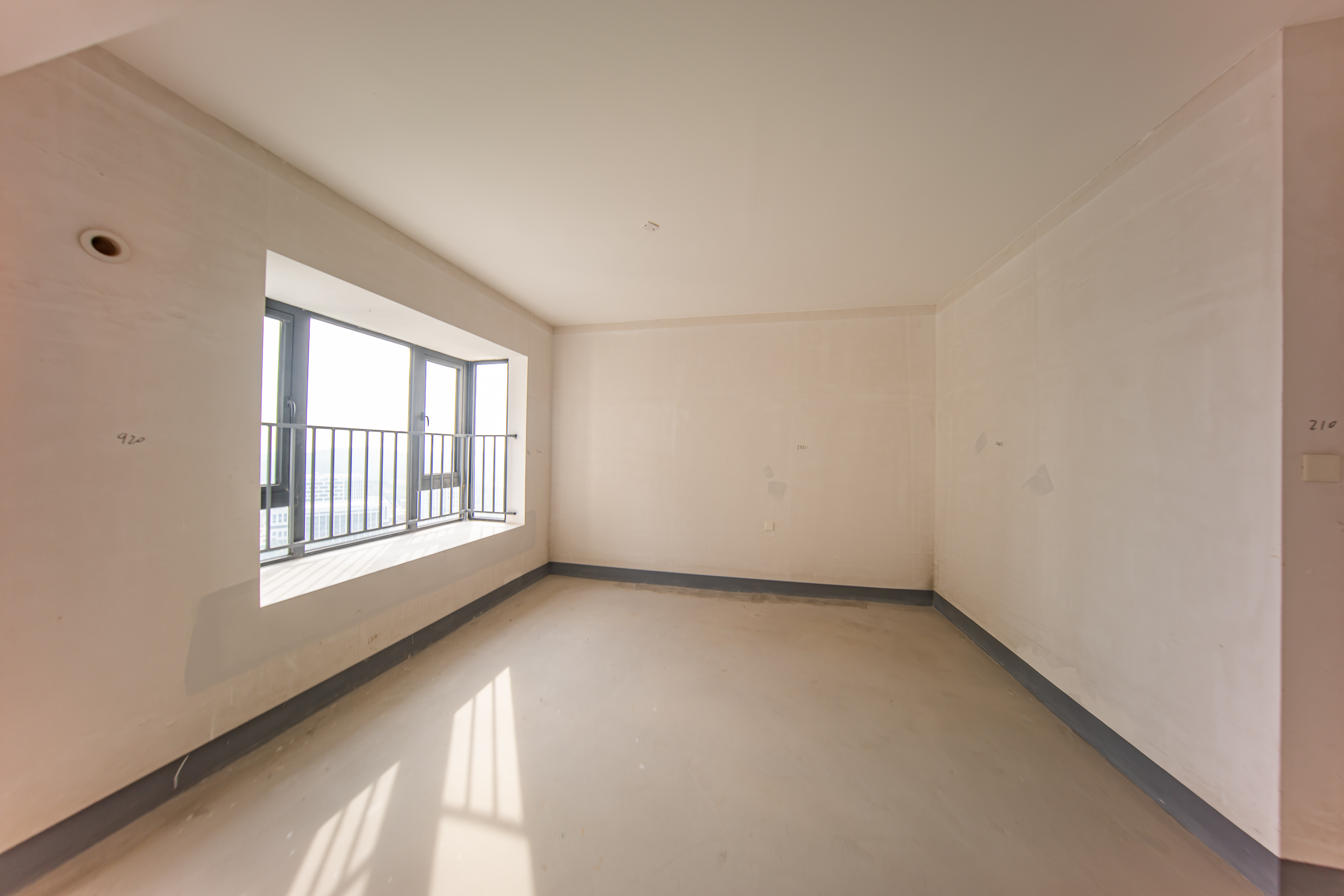 建投象山国际  4室2厅2卫   145.00万卧室