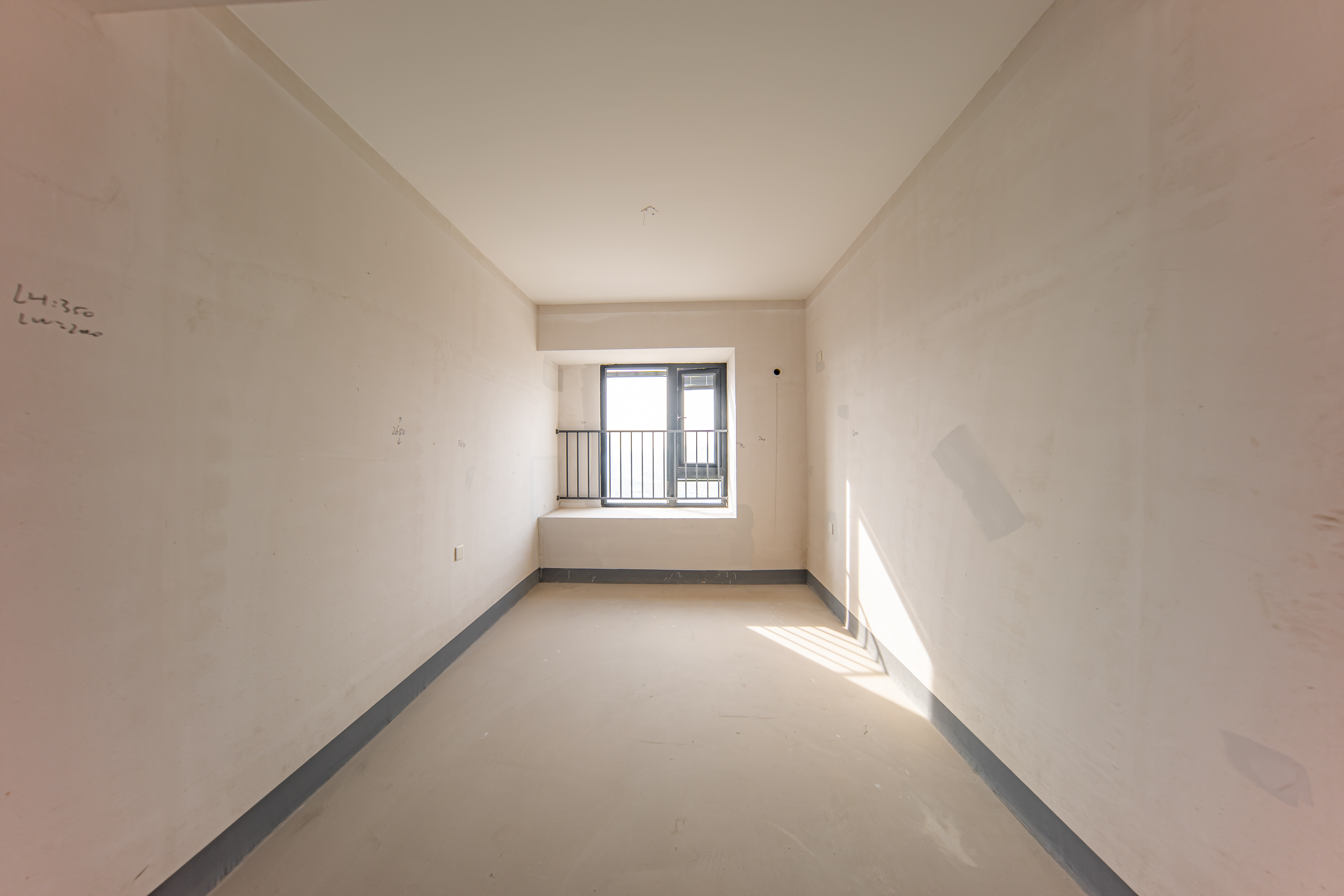 建投象山国际  4室2厅2卫   145.00万卧室