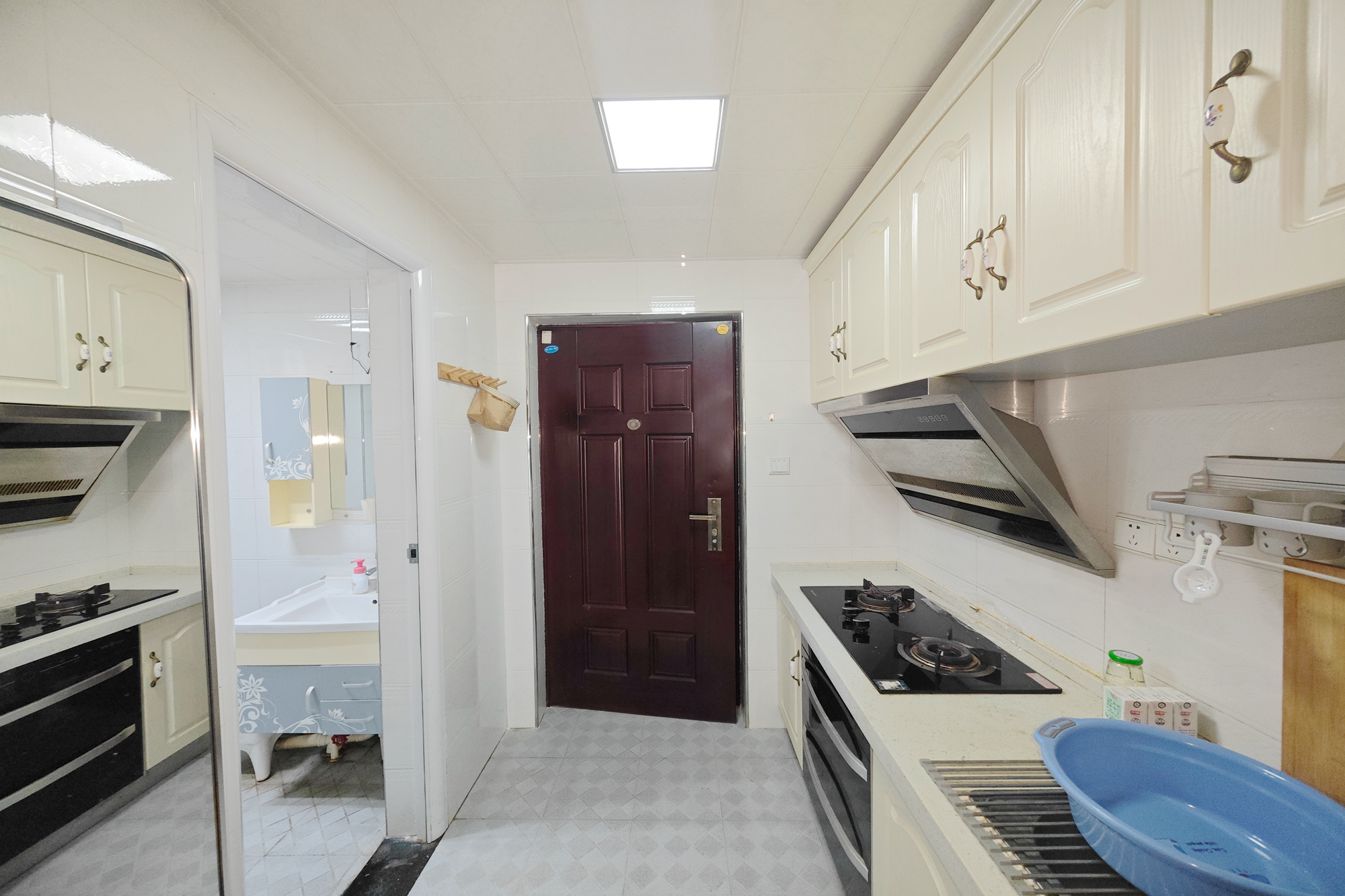 尊邸华庭  1室1厅1卫    38.0万 尊邸华庭  1室1厅1卫    38.0万厨房