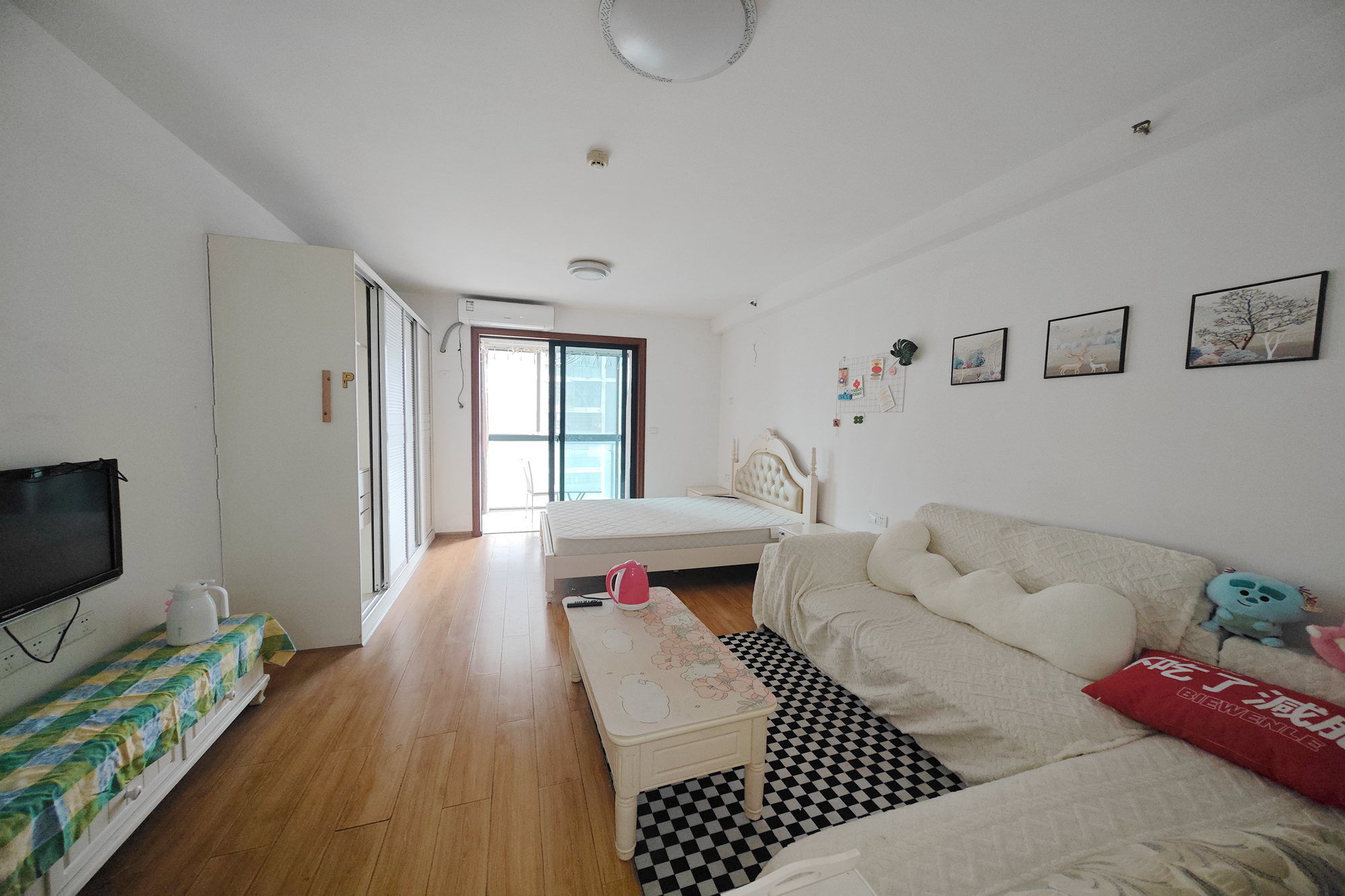 尊邸华庭  1室1厅1卫    38.0万 尊邸华庭  1室1厅1卫    38.0万卧室