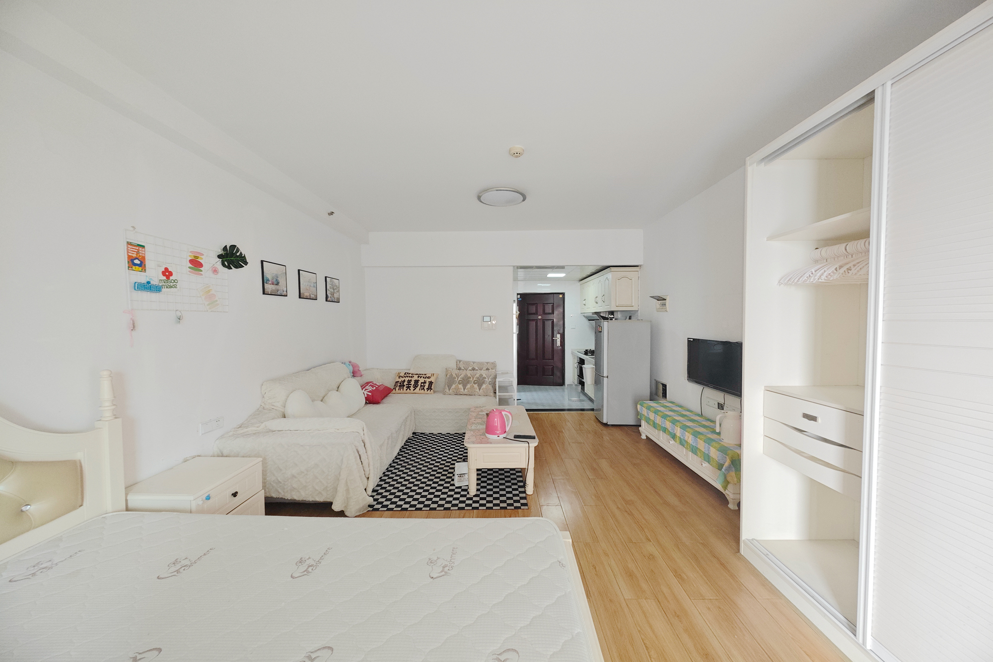 尊邸华庭  1室1厅1卫    38.0万 尊邸华庭  1室1厅1卫    38.0万卧室