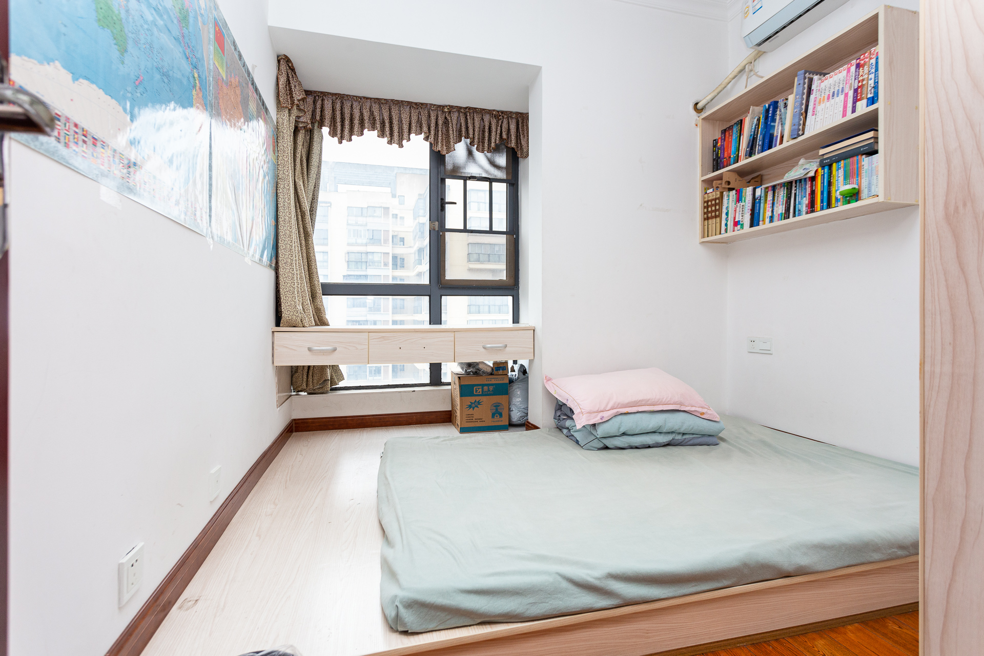 勤诚达新界  3室2厅1卫    85.0万 勤诚达新界  3室2厅1卫    85.0万卧室