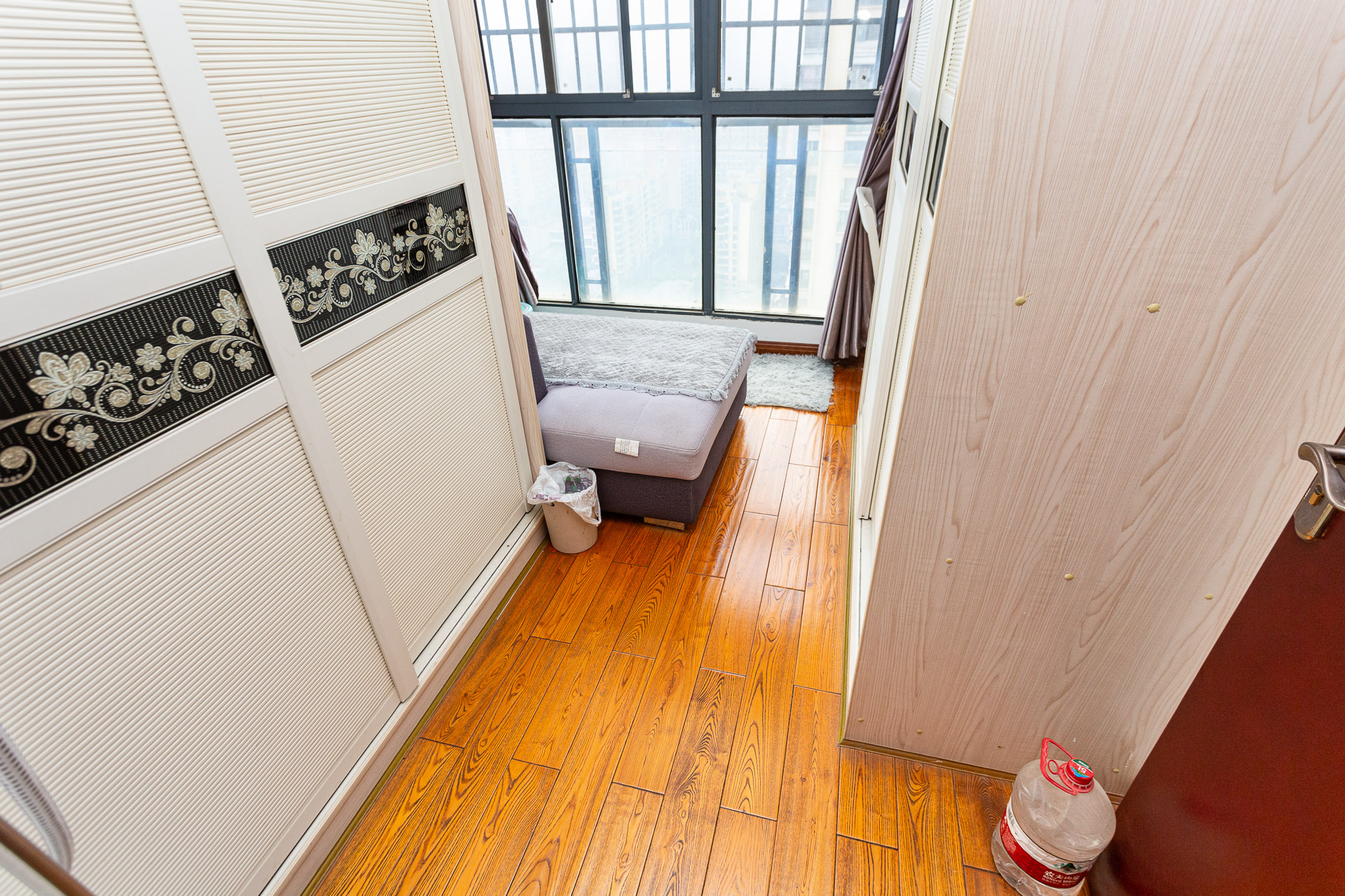 勤诚达新界  3室2厅1卫    85.0万 勤诚达新界  3室2厅1卫    85.0万卧室