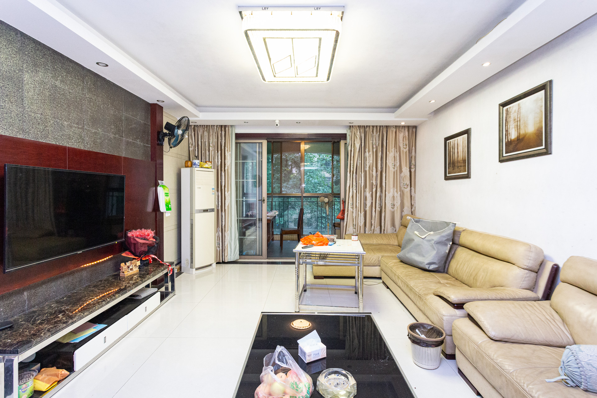 长沙玫瑰园 3室2厅2卫 100.0万 长沙玫瑰园 3室2厅2卫 100.0万客厅