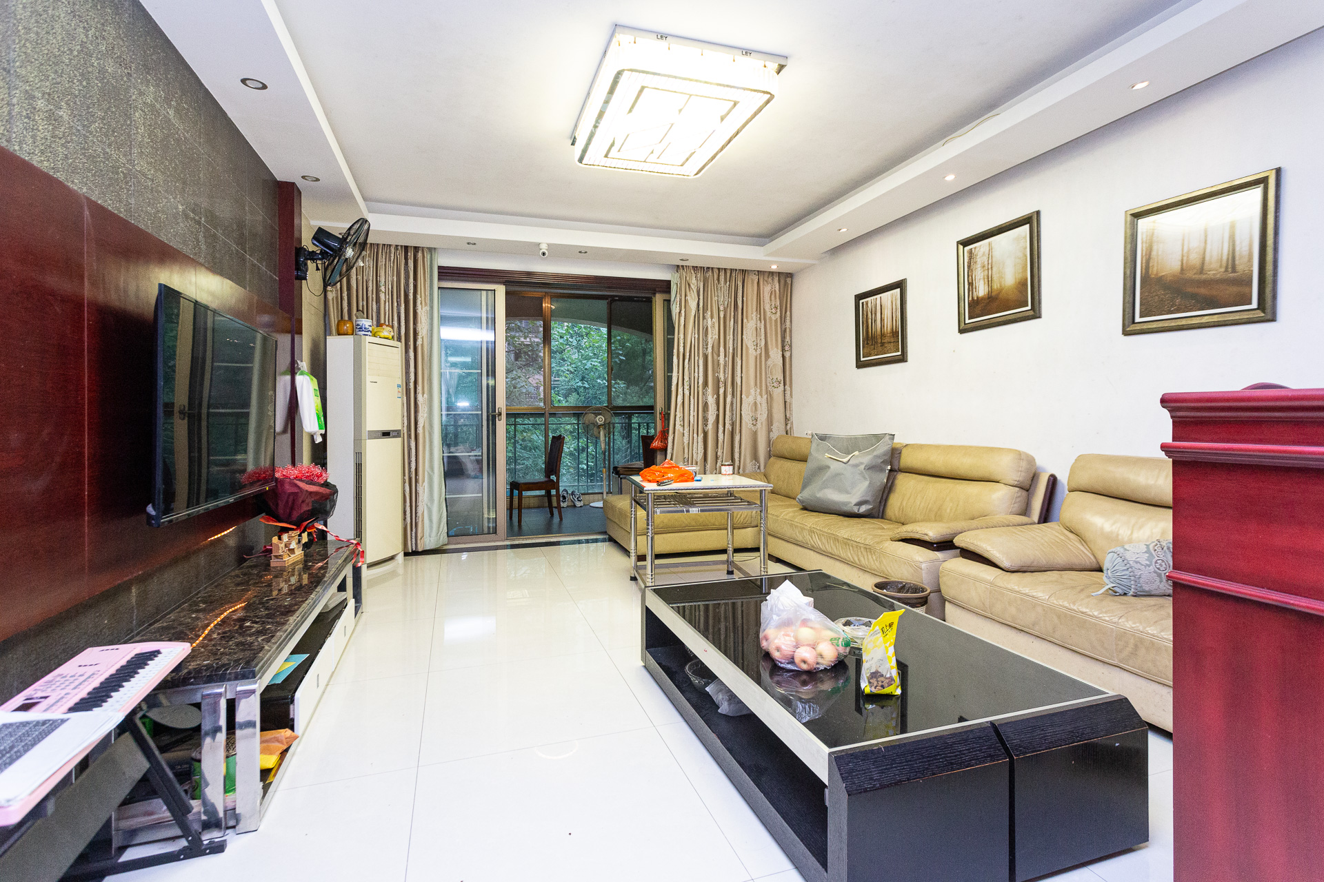 长沙玫瑰园 3室2厅2卫 100.0万 长沙玫瑰园 3室2厅2卫 100.0万客厅