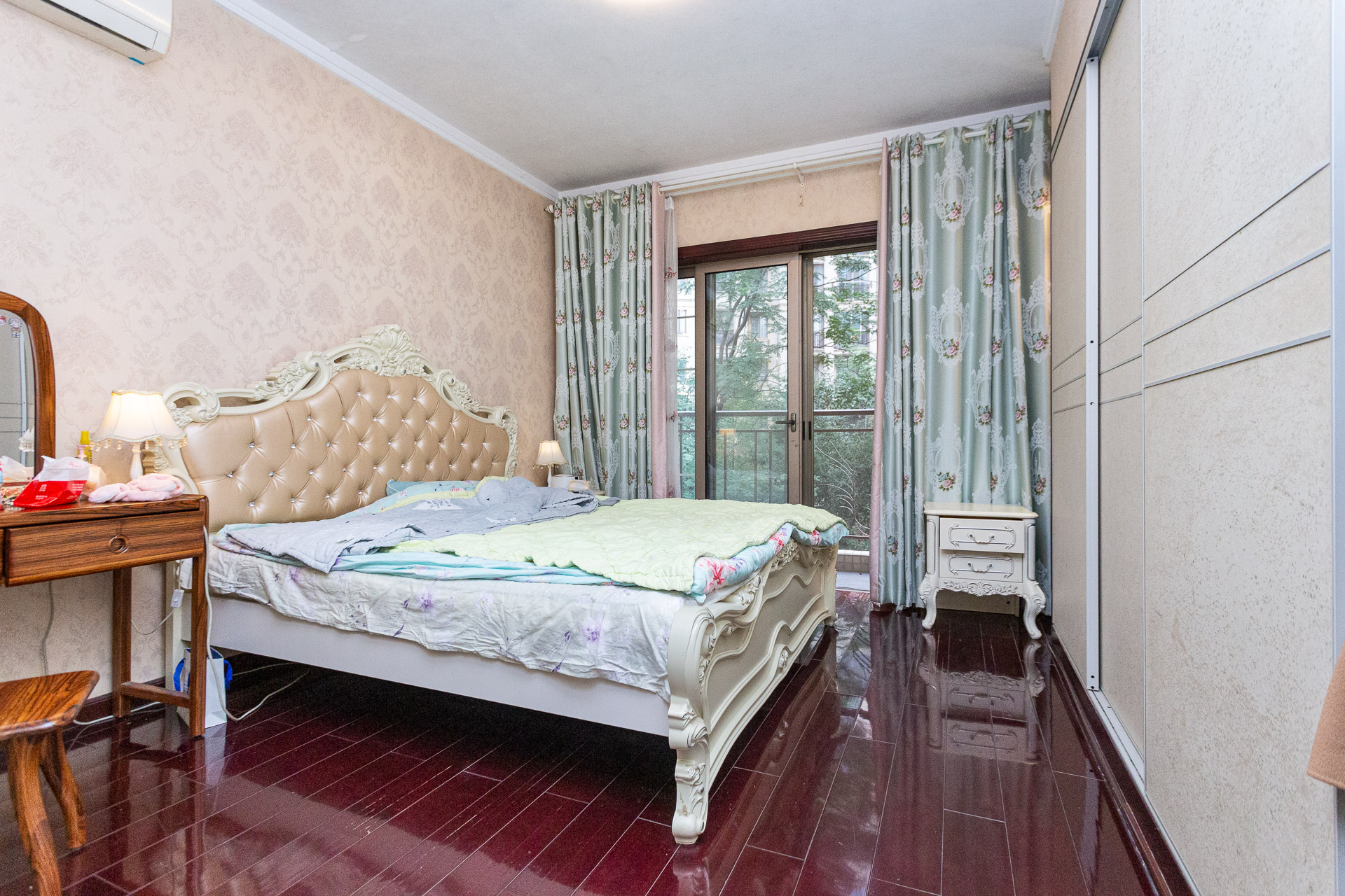 长沙玫瑰园 3室2厅2卫 100.0万 长沙玫瑰园 3室2厅2卫 100.0万卧室