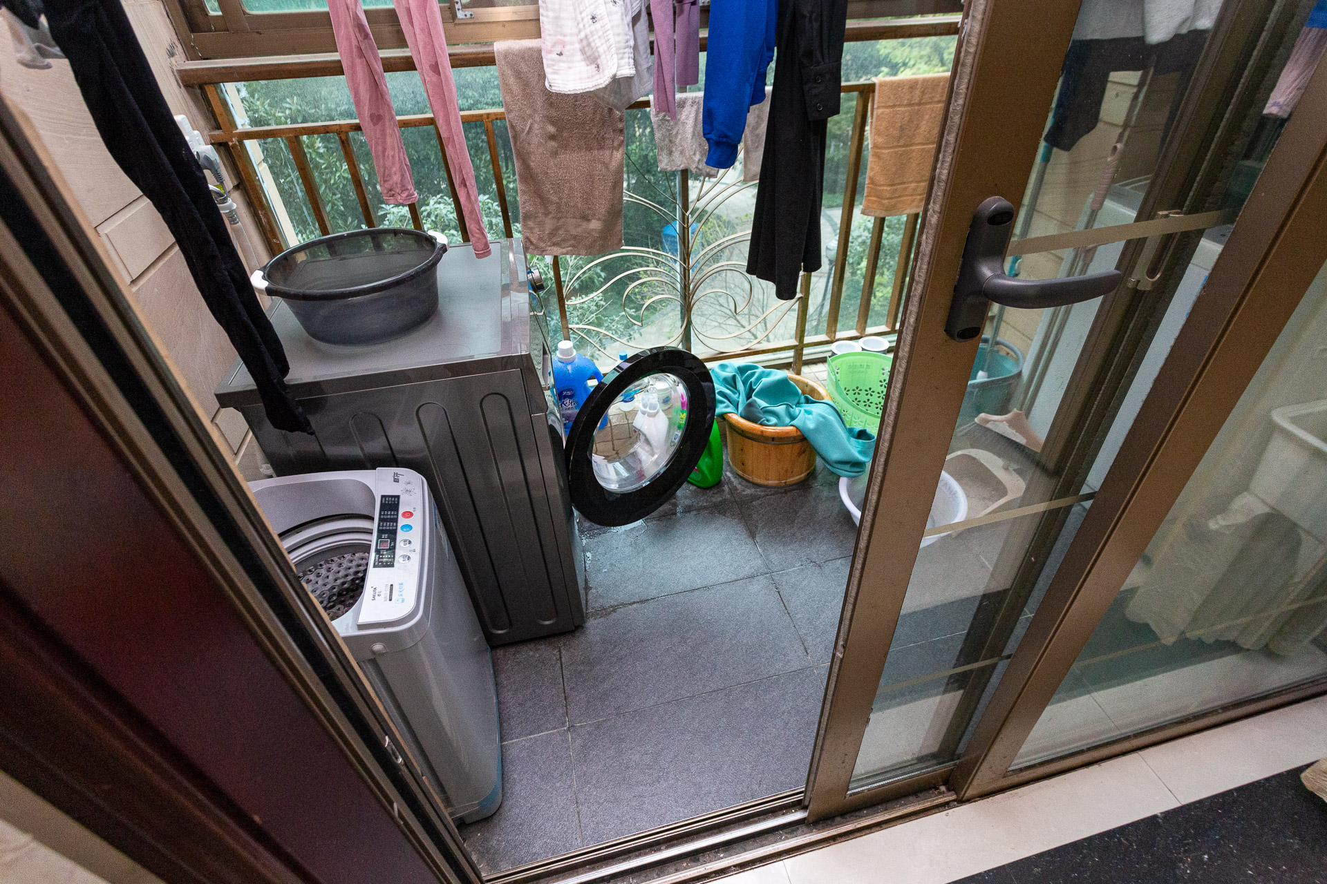 长沙玫瑰园 3室2厅2卫 100.0万 长沙玫瑰园 3室2厅2卫 100.0万阳台