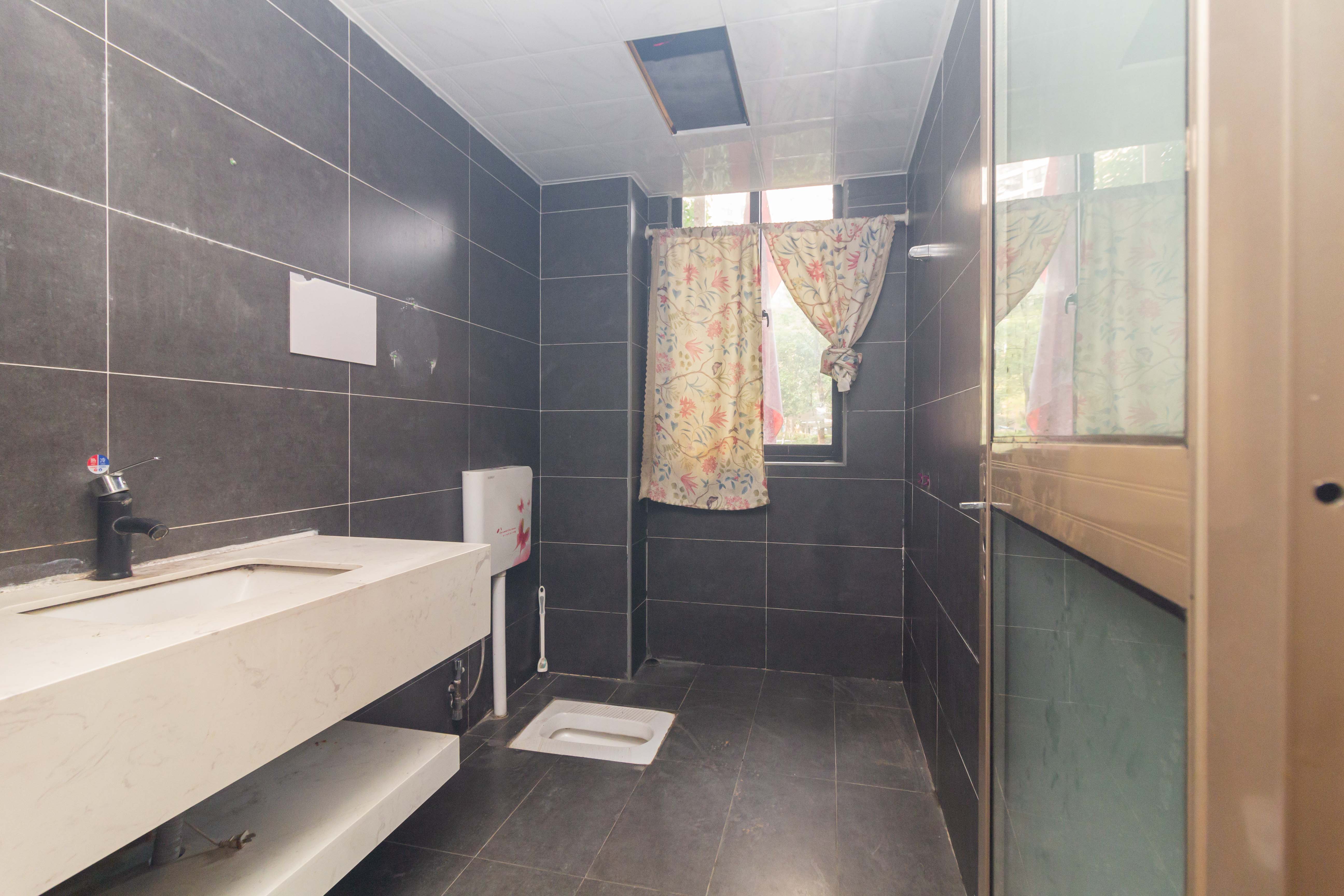 康桥长郡  4室2厅2卫    88.9万 康桥长郡  4室2厅2卫    88.9万卫生间