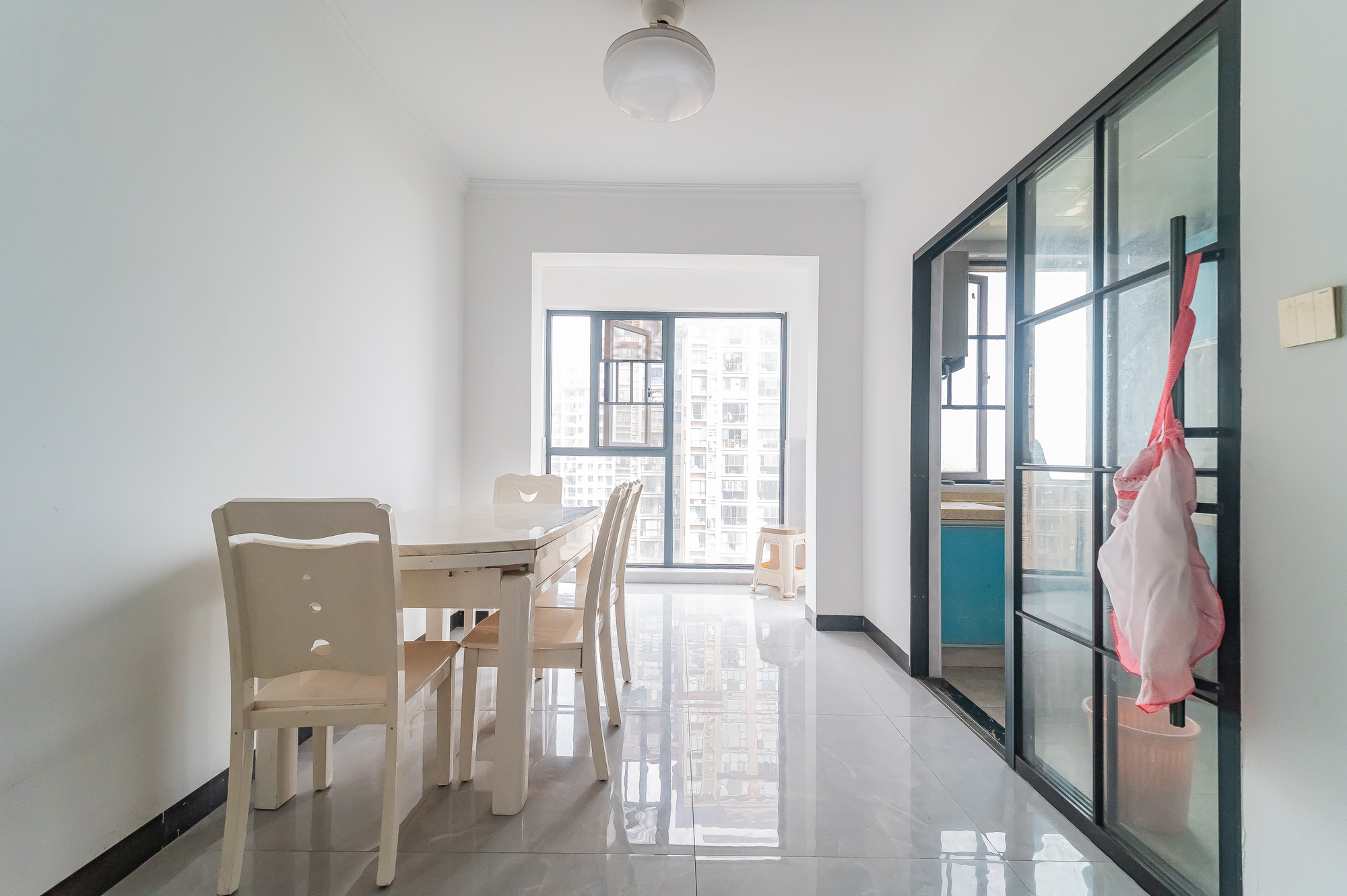 松雅湖壹号 4室2厅2卫 108.8万 松雅湖壹号 4室2厅2卫 108.8万客厅