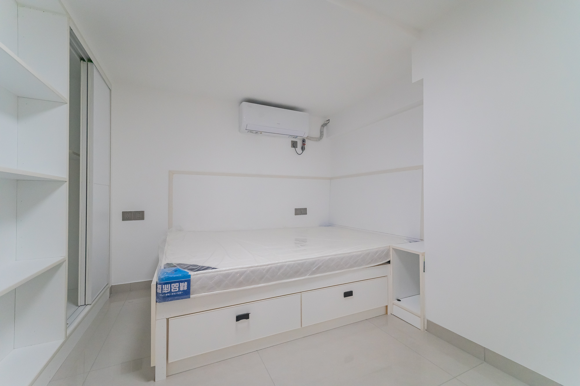 新城悦隽公园 2室1厅1卫 28.0万 新城悦隽公园 2室1厅1卫 28.0万卧室