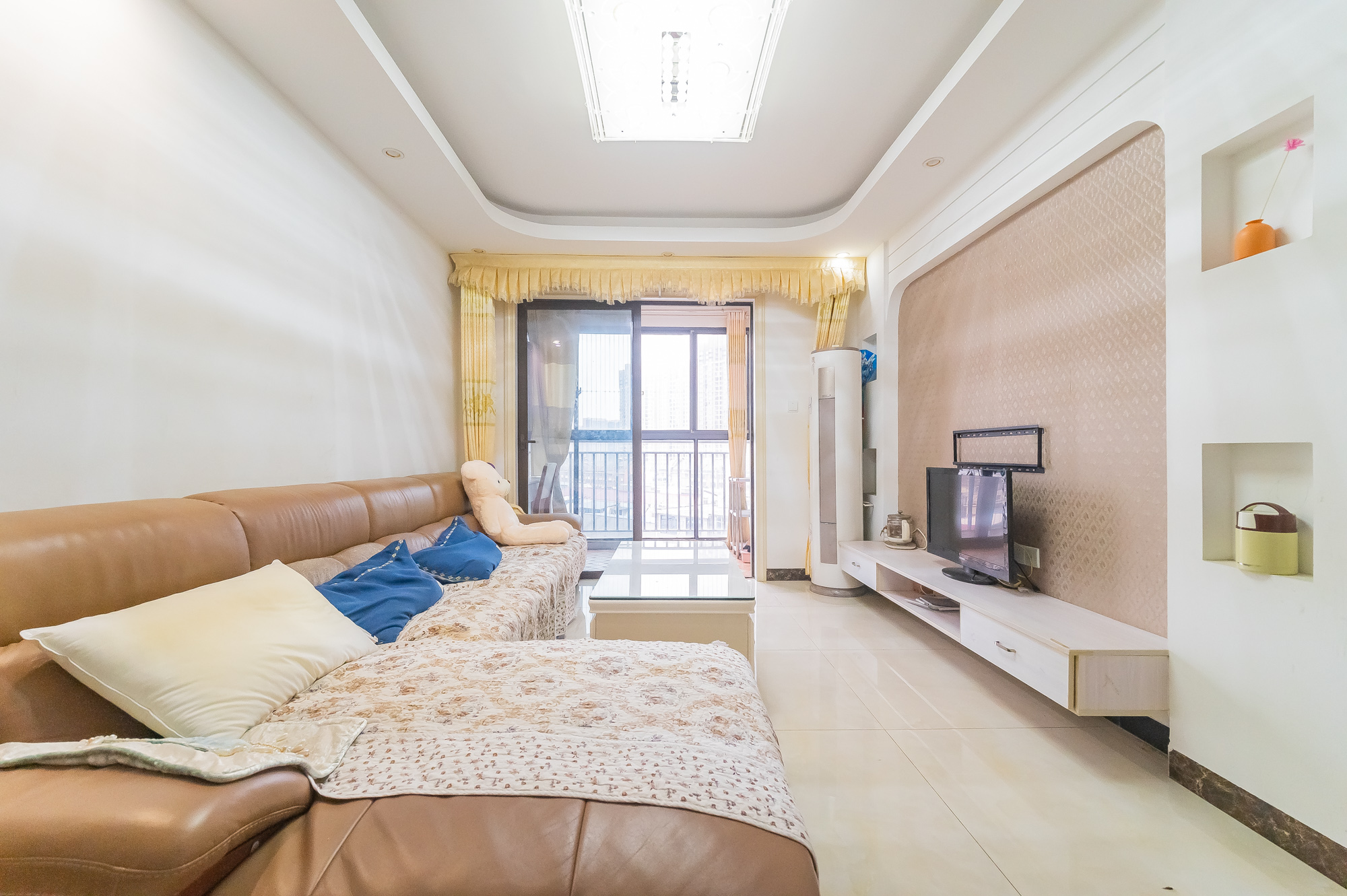 华润置地广场一期 2室2厅1卫 58.8万 华润置地广场一期 2室2厅1卫 58.8万客厅