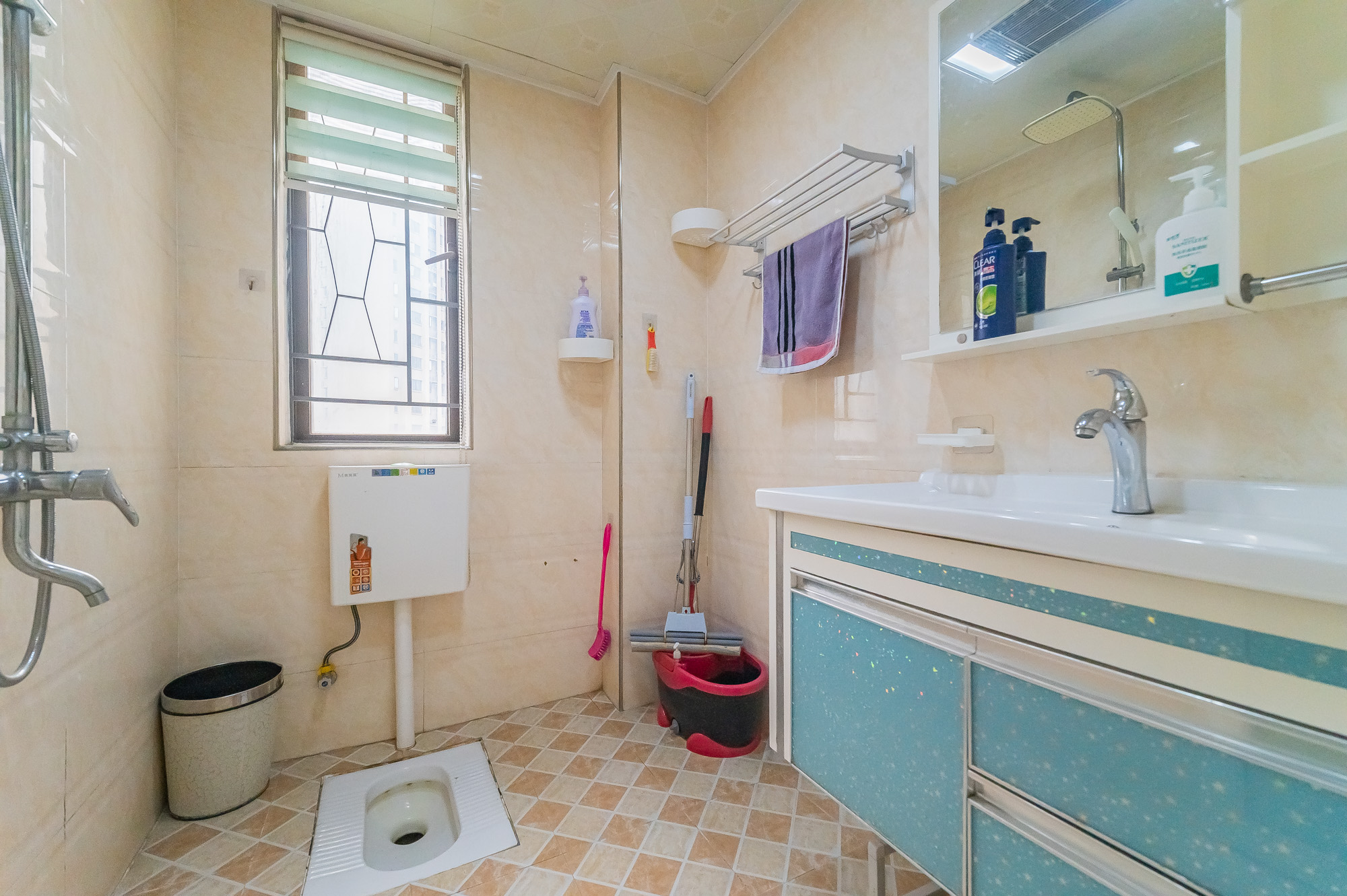 华润置地广场一期 2室2厅1卫 58.8万 华润置地广场一期 2室2厅1卫 58.8万卫生间