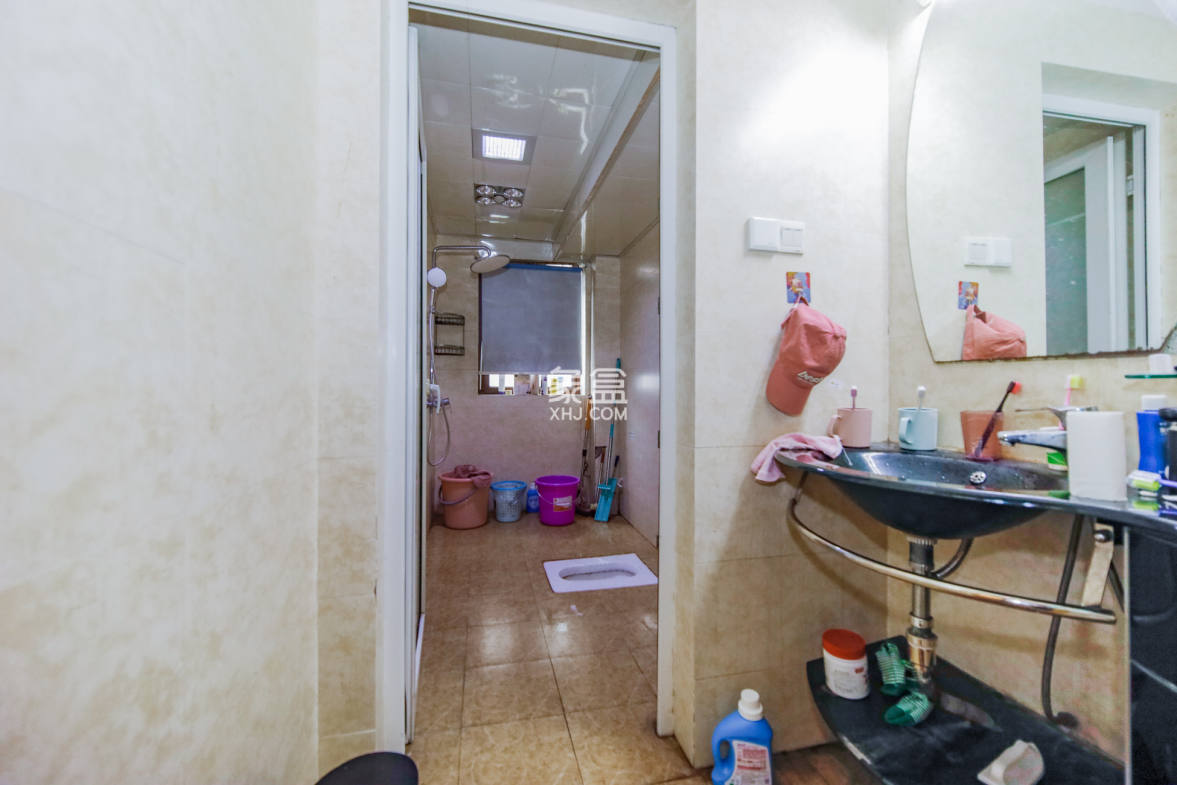 鑫天山水洲城 3室2厅2卫 100.0万 鑫天山水洲城 3室2厅2卫 100.0万卫生间