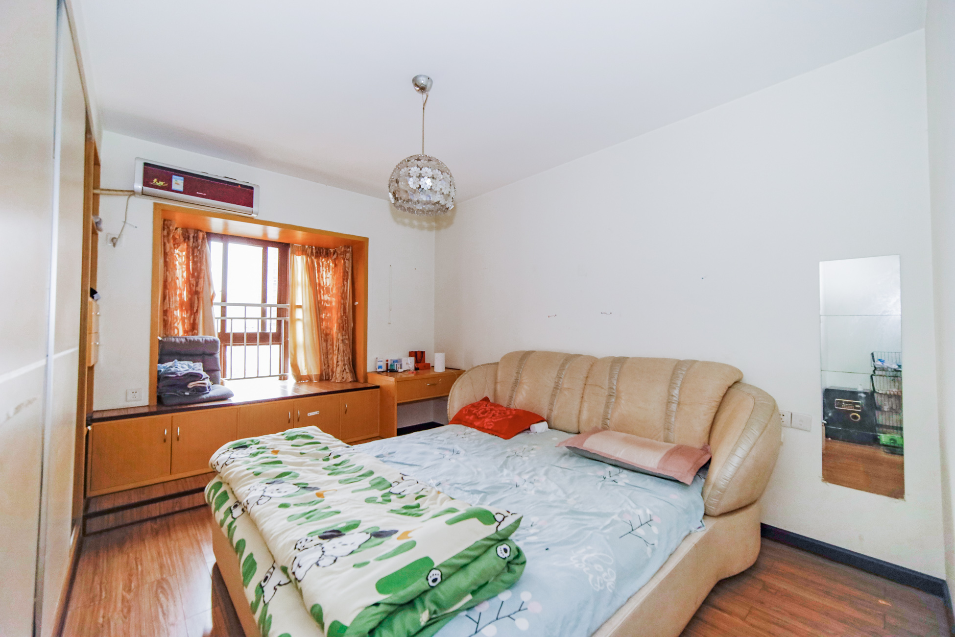 鑫天山水洲城 3室2厅2卫 100.0万 鑫天山水洲城 3室2厅2卫 100.0万卧室