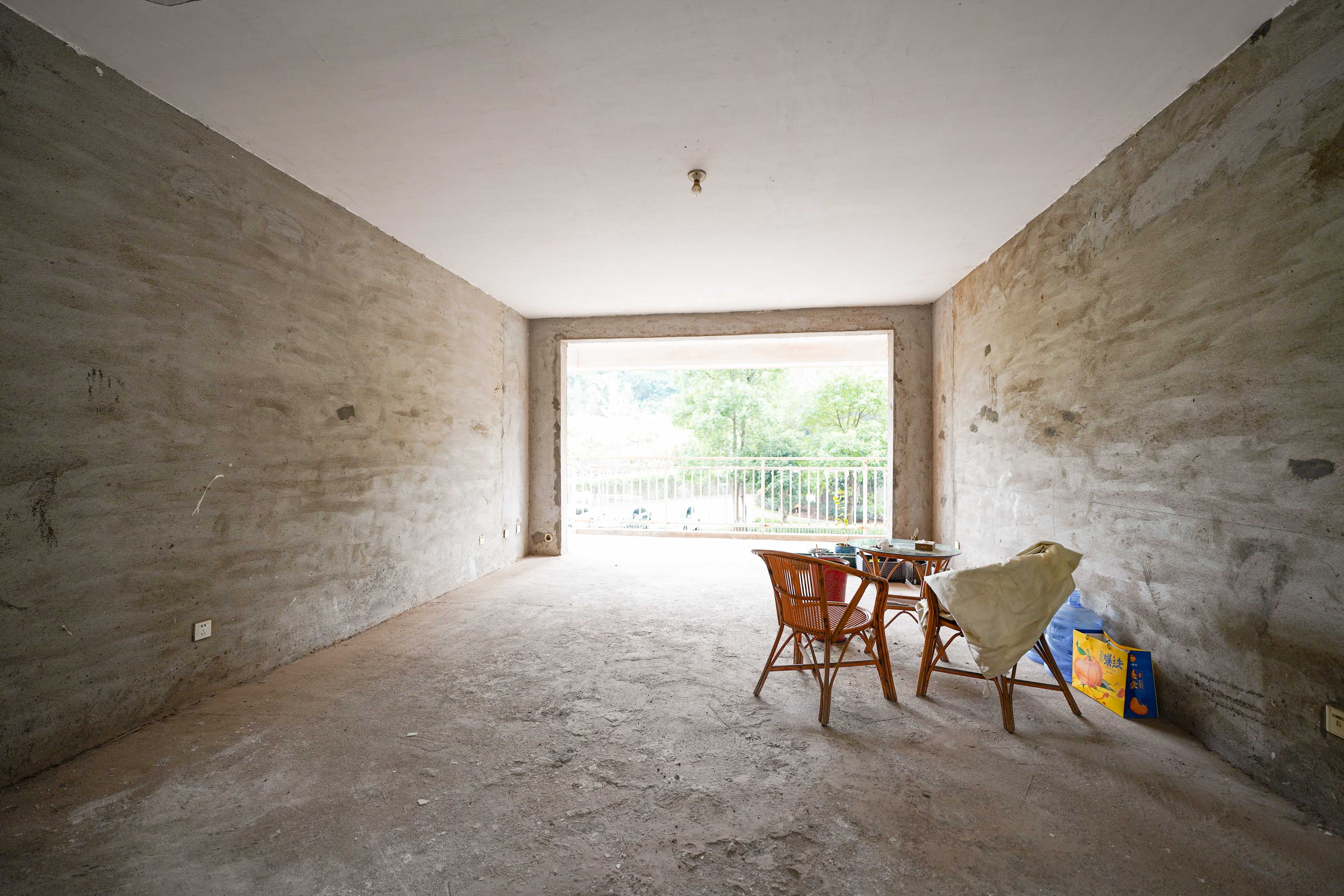 德泽苑 4室2厅2卫 94.0万 德泽苑 4室2厅2卫 94.0万客厅