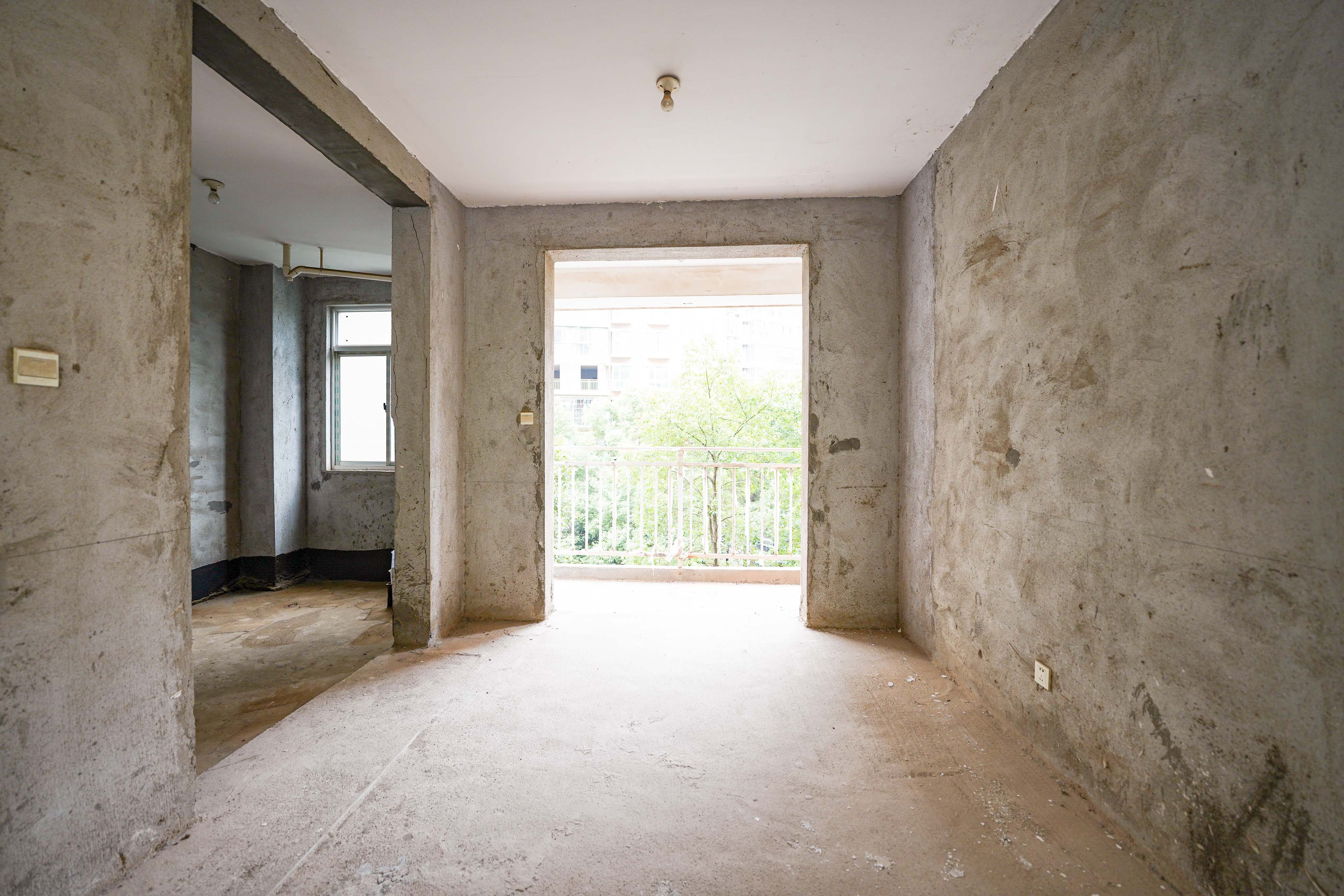 德泽苑 4室2厅2卫 94.0万 德泽苑 4室2厅2卫 94.0万客厅