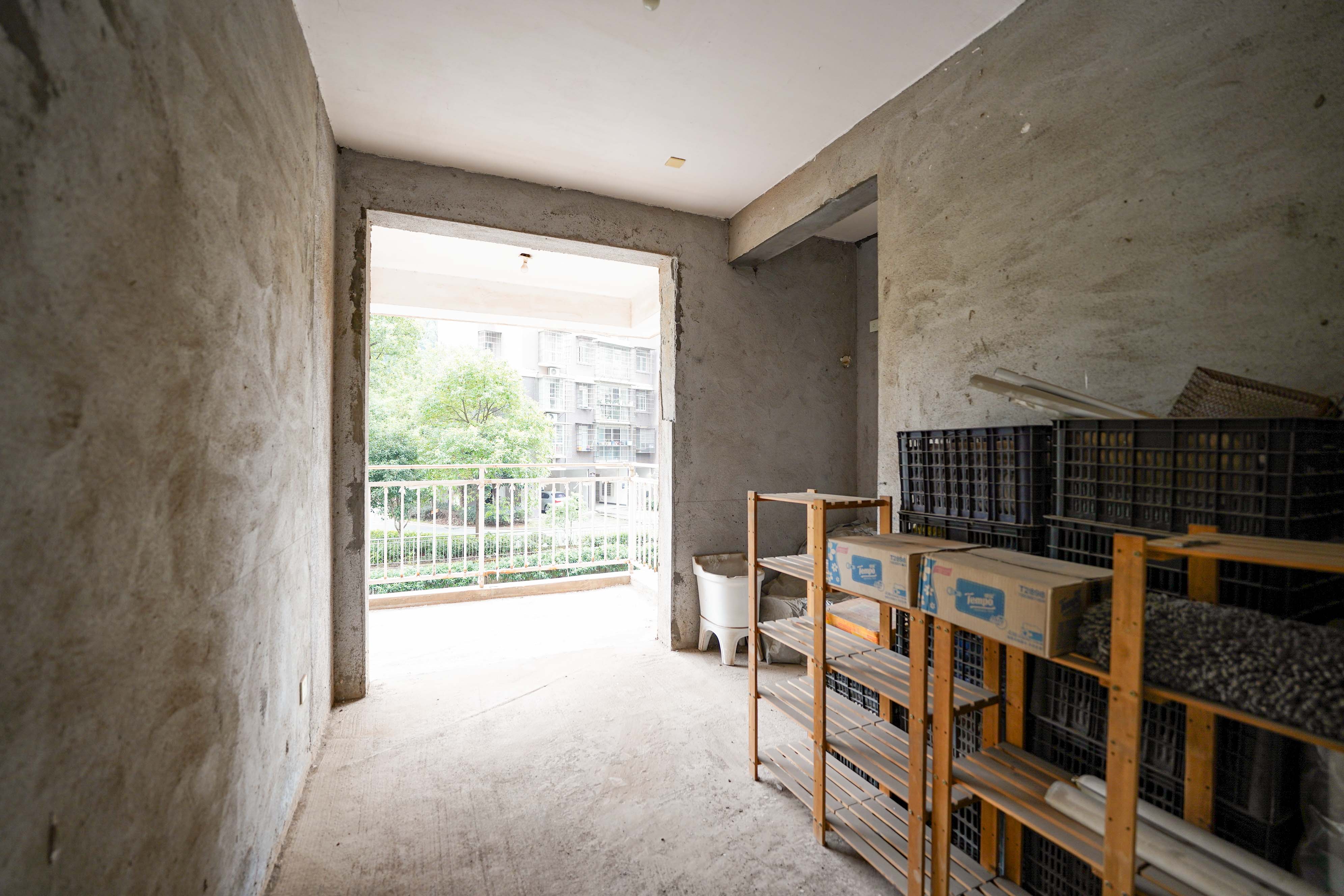 德泽苑 4室2厅2卫 94.0万 德泽苑 4室2厅2卫 94.0万卧室