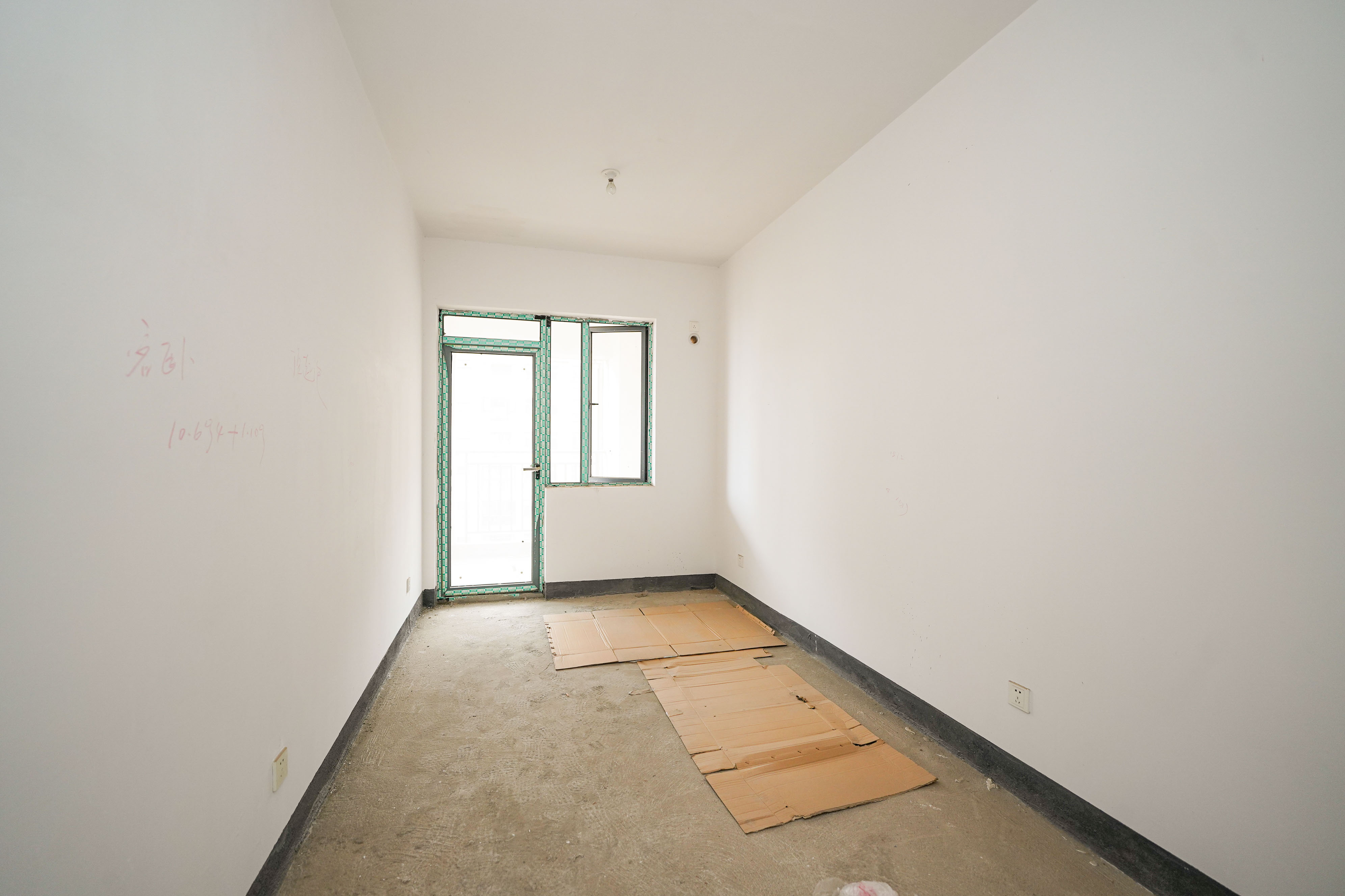 和美星城  4室2厅2卫    106.0万 和美星城  4室2厅2卫    106.0万卧室