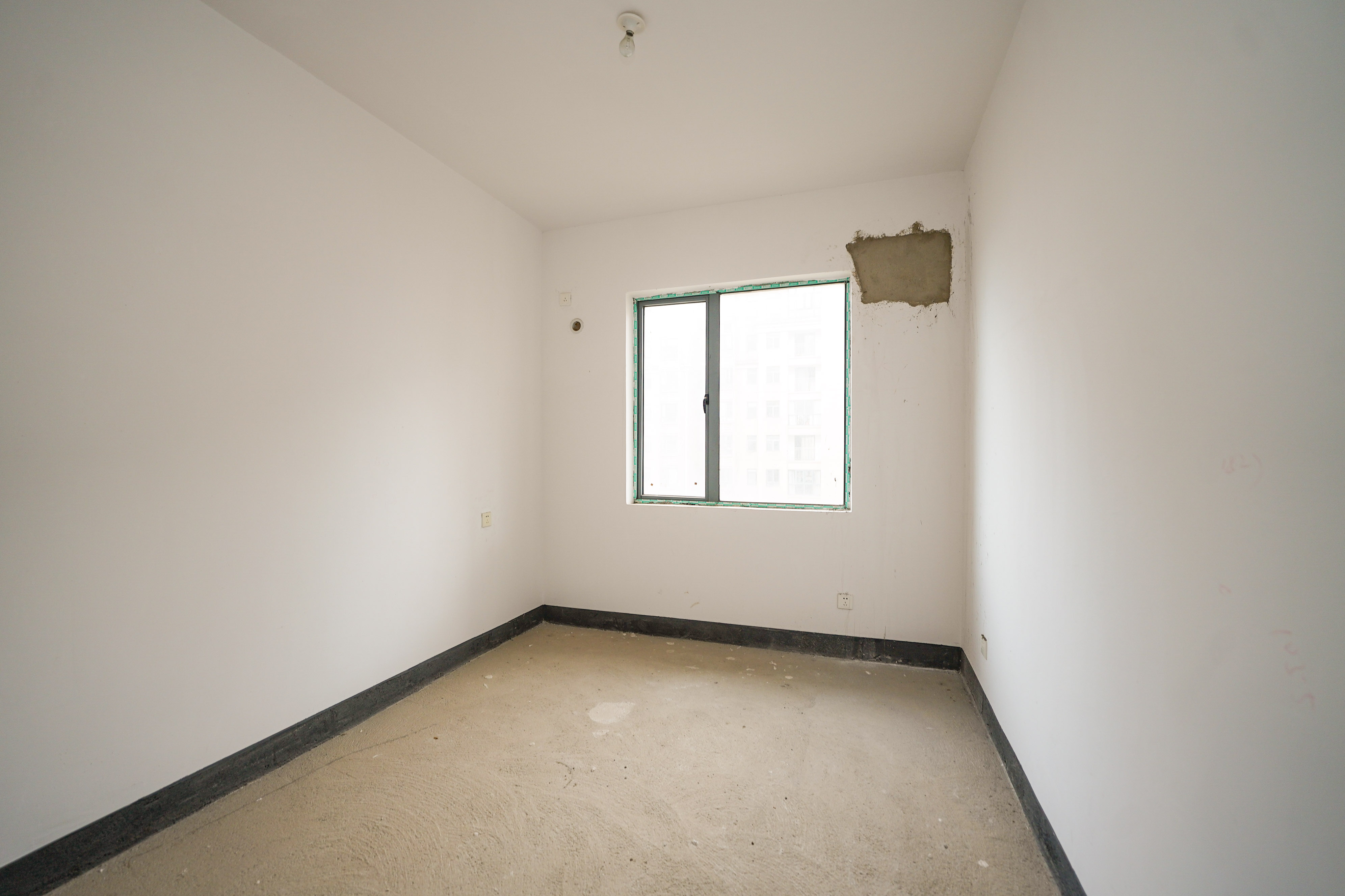 和美星城  4室2厅2卫    106.0万 和美星城  4室2厅2卫    106.0万卧室