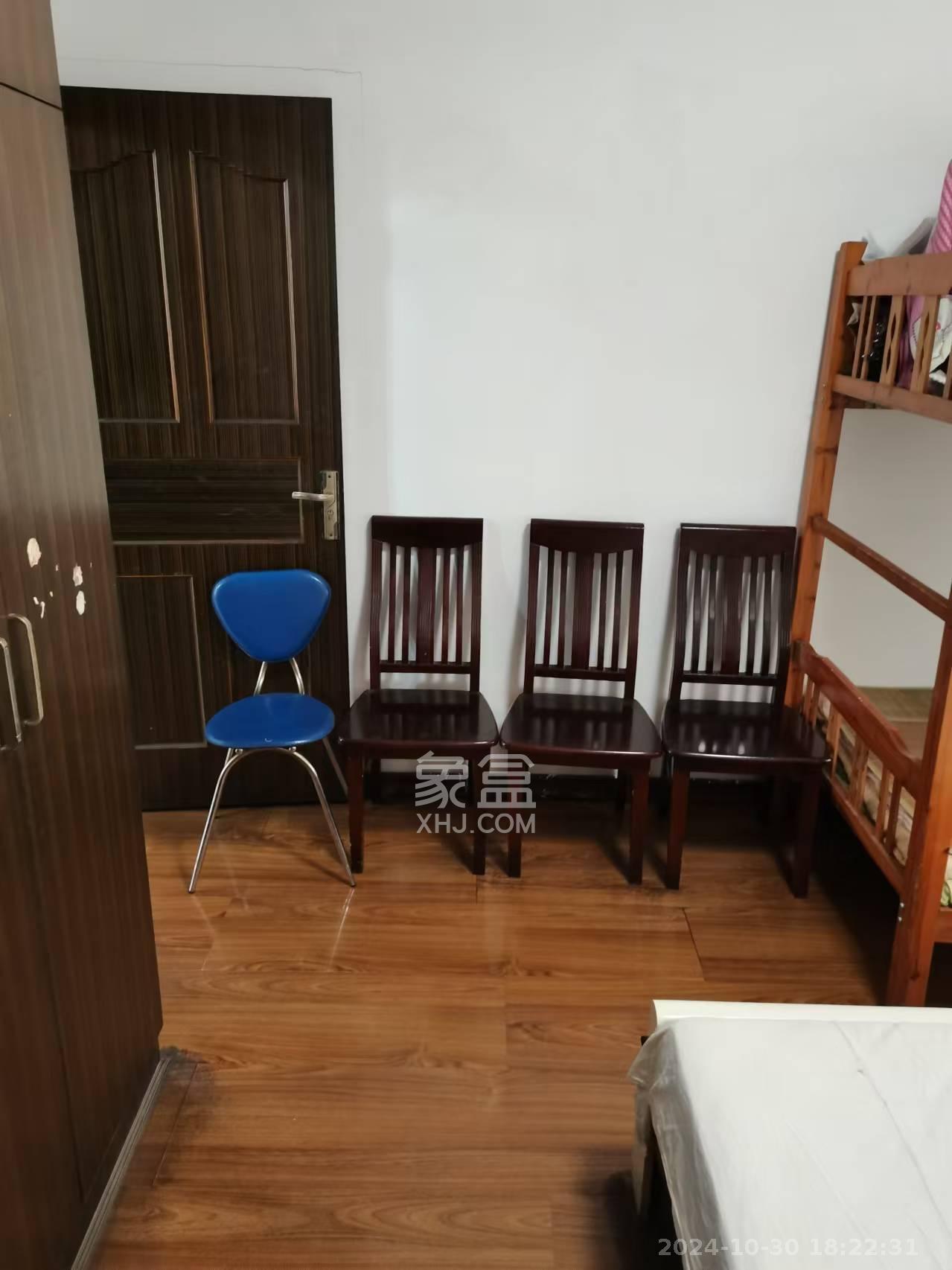 星沙汽配城（大塘村农机市场）  2室2厅1卫   1300.00元/月室内图