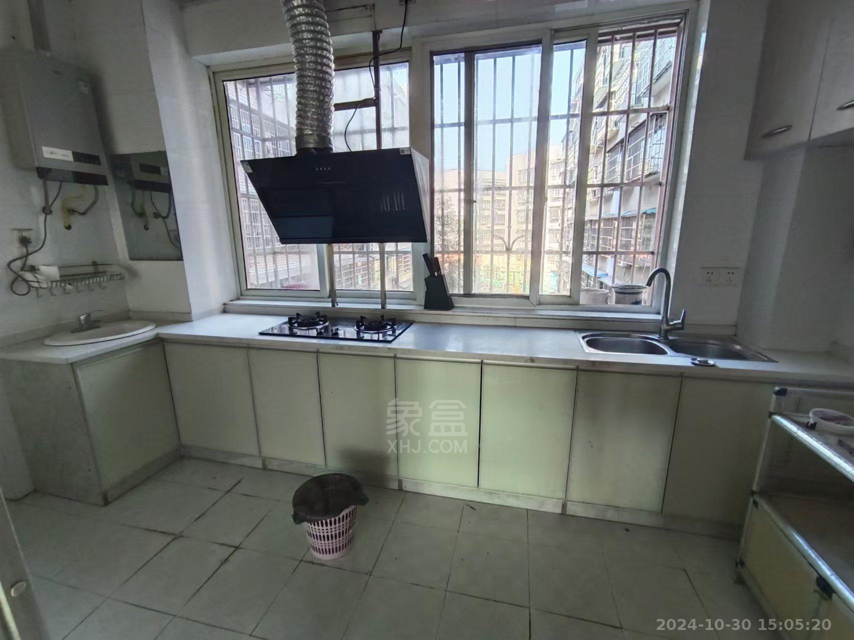 仁和小区 3室2厅1卫 1000.00元/月 仁和小区 3室2厅1卫 1000.00元/月室内图