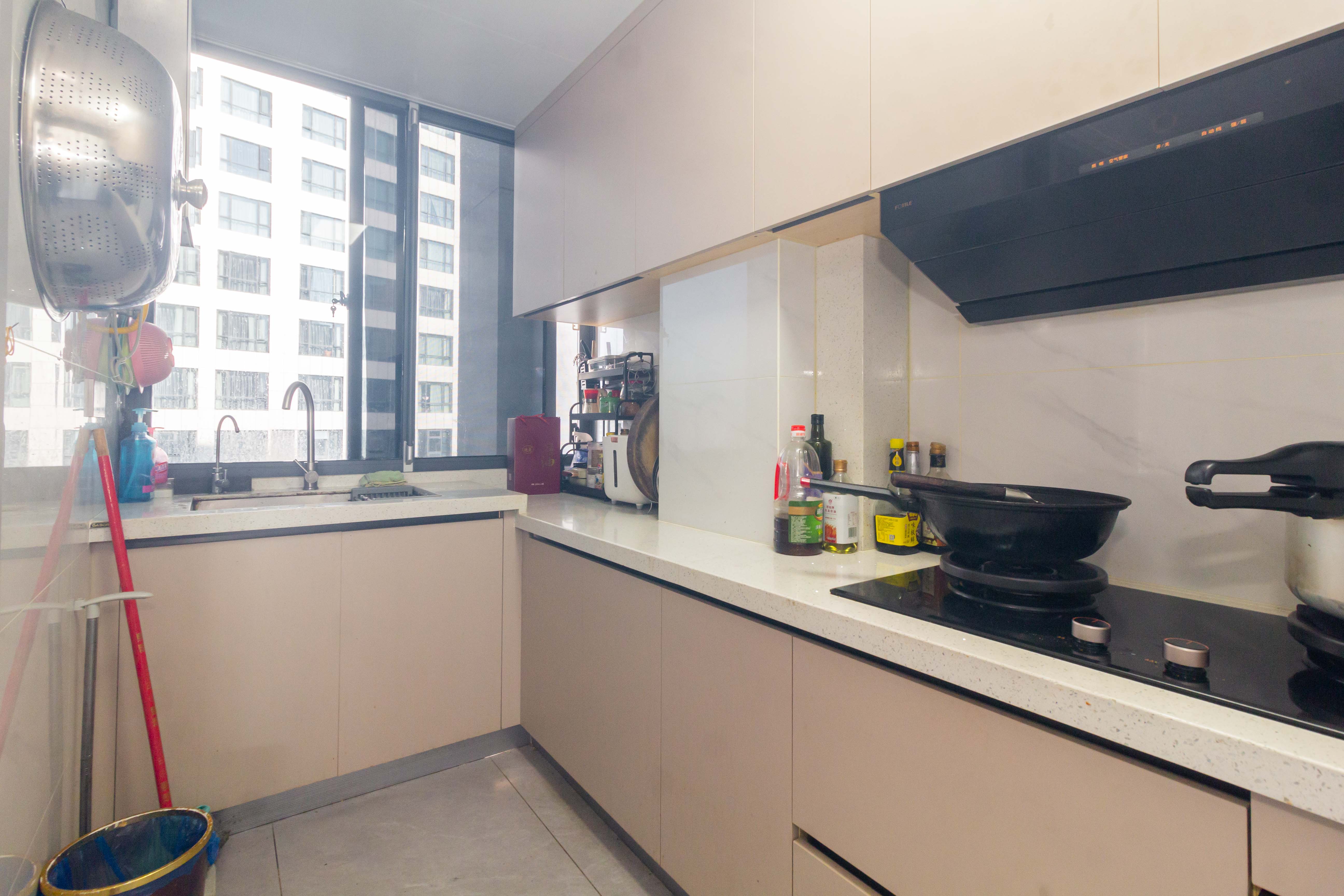 旭辉汇樾城 3室2厅2卫 145.0万 旭辉汇樾城 3室2厅2卫 145.0万厨房