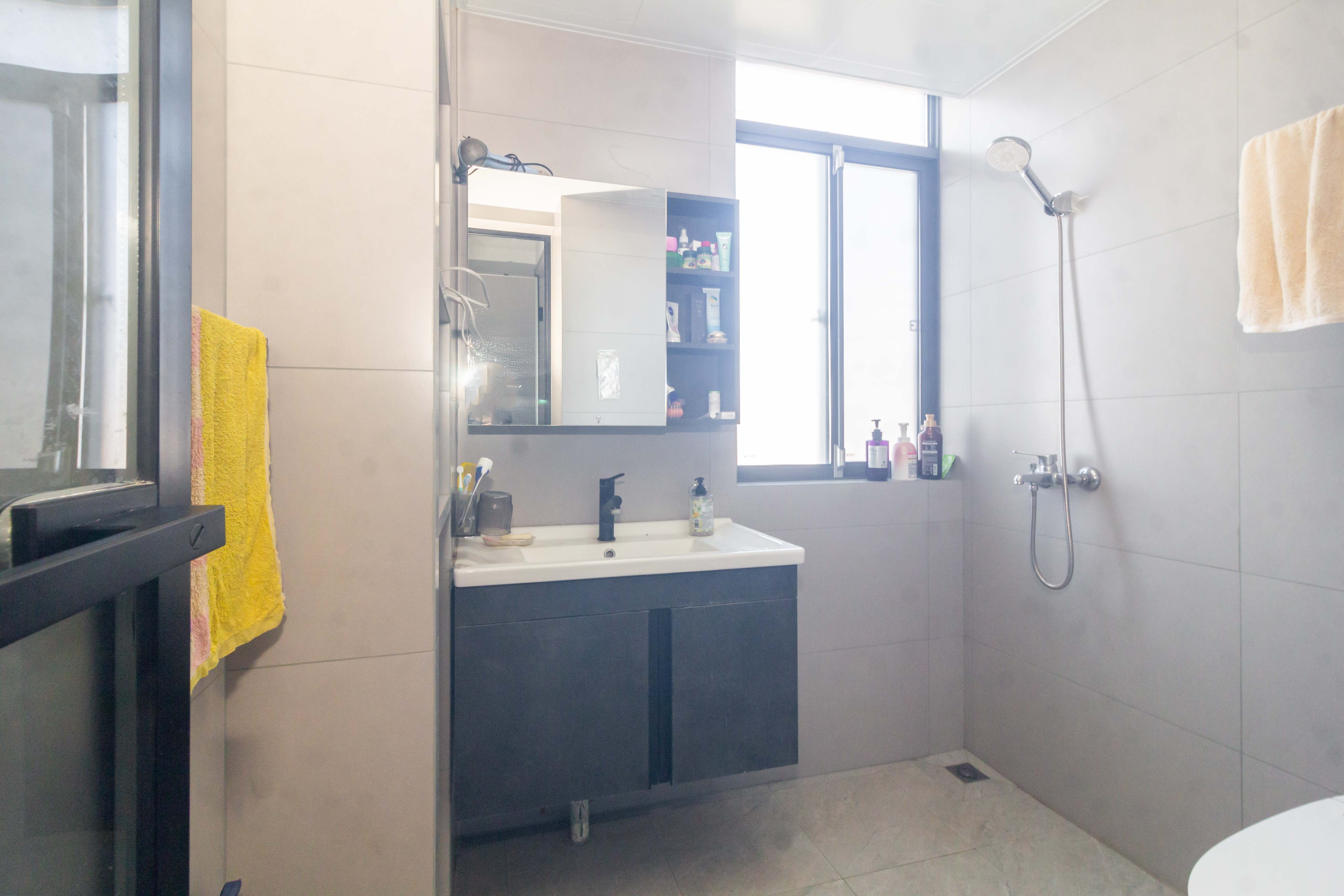 旭辉汇樾城 3室2厅2卫 145.0万 旭辉汇樾城 3室2厅2卫 145.0万卫生间