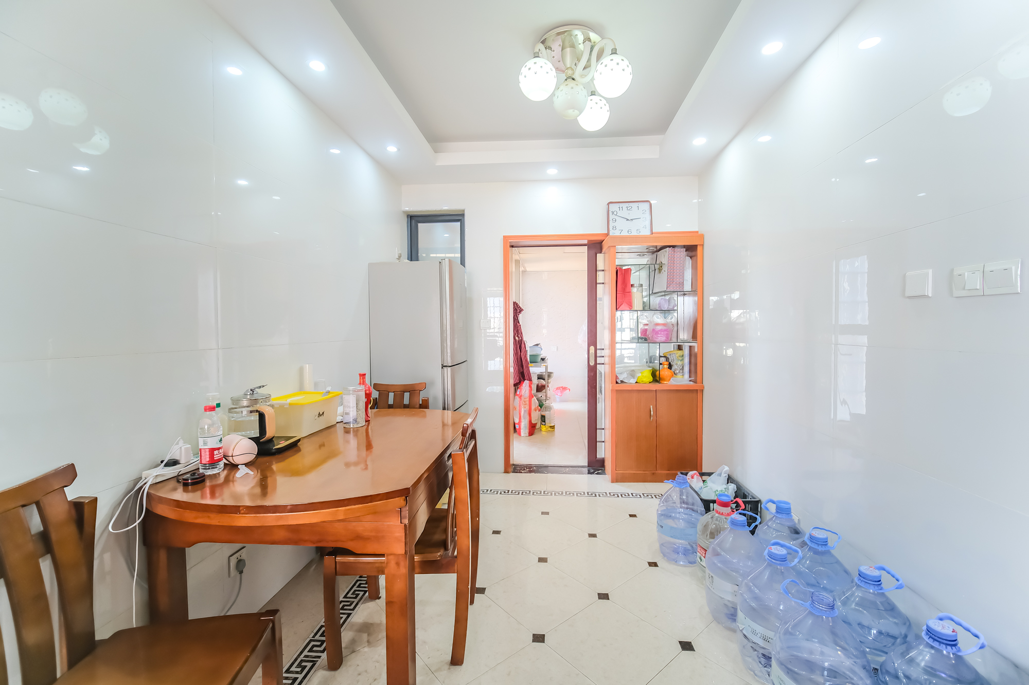 花样年华  4室2厅1卫    72.0万 花样年华  4室2厅1卫    72.0万客厅